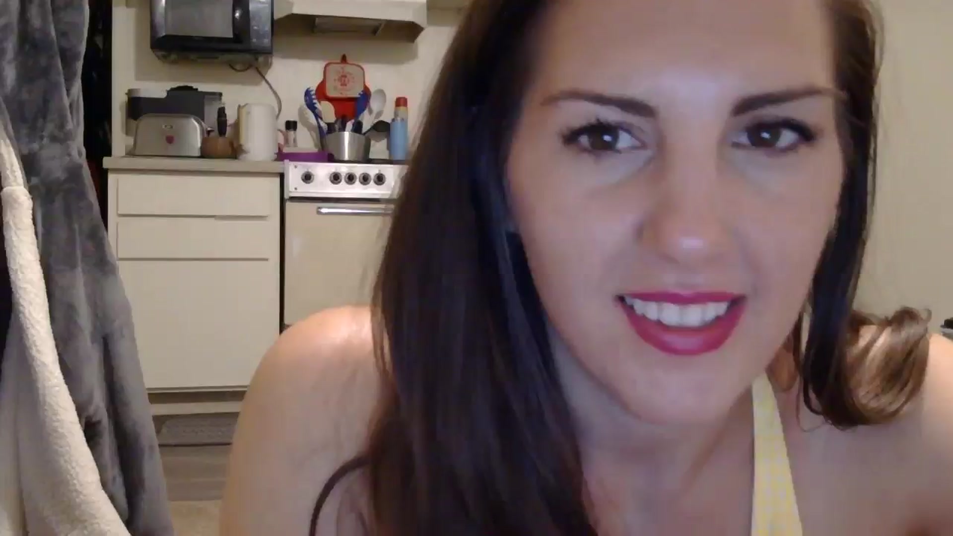 Gallery image thumbnail from EmmaBreeze's myfreecams stream on, 05/13/2024, 08:12 image 2 of 20