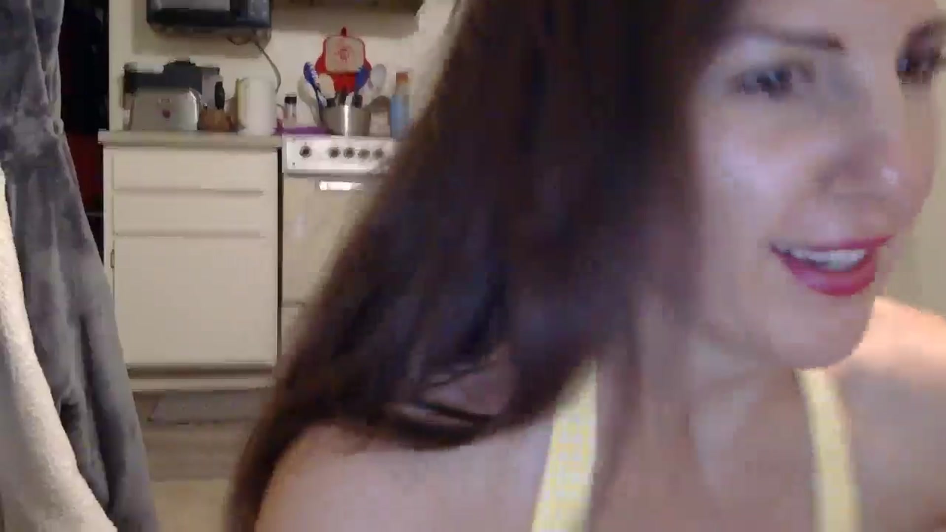 Gallery image thumbnail from EmmaBreeze's myfreecams stream on, 05/13/2024, 08:12 image 12 of 20
