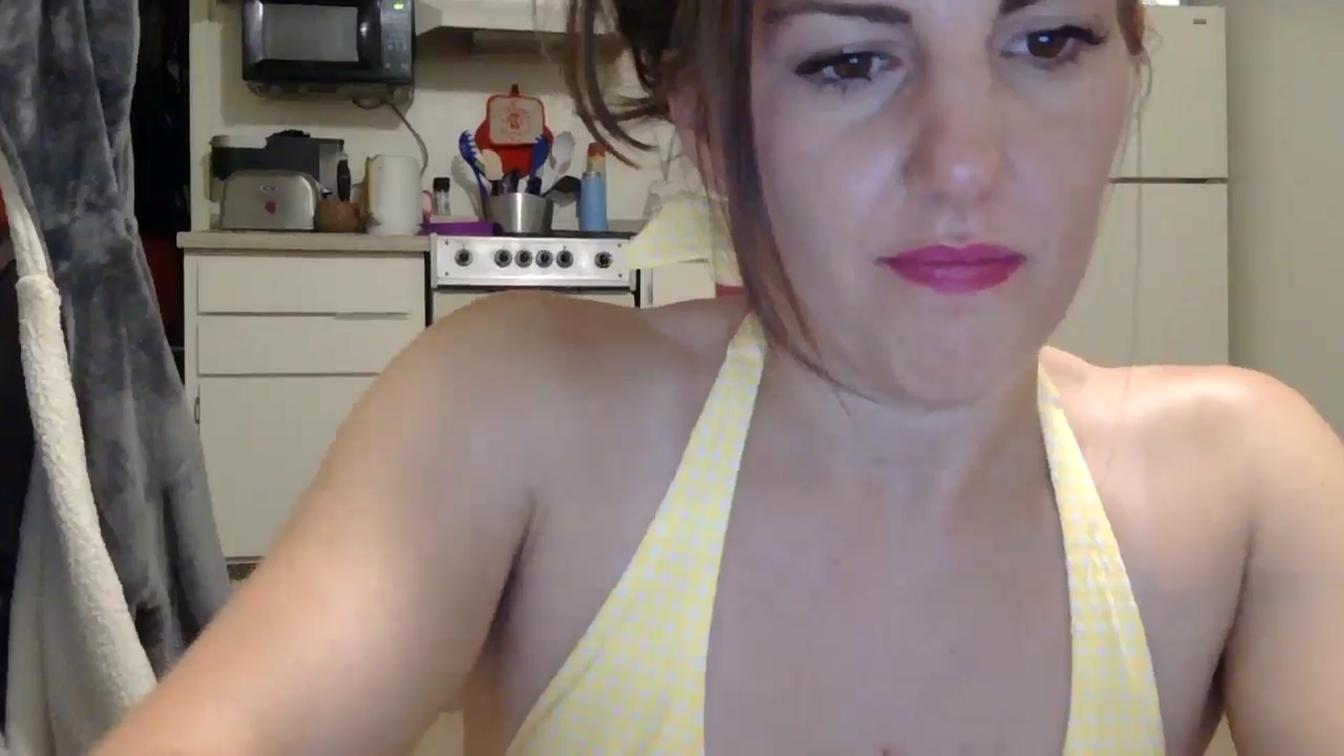 Gallery image thumbnail from EmmaBreeze's myfreecams stream on, 05/13/2024, 08:12 image 18 of 20