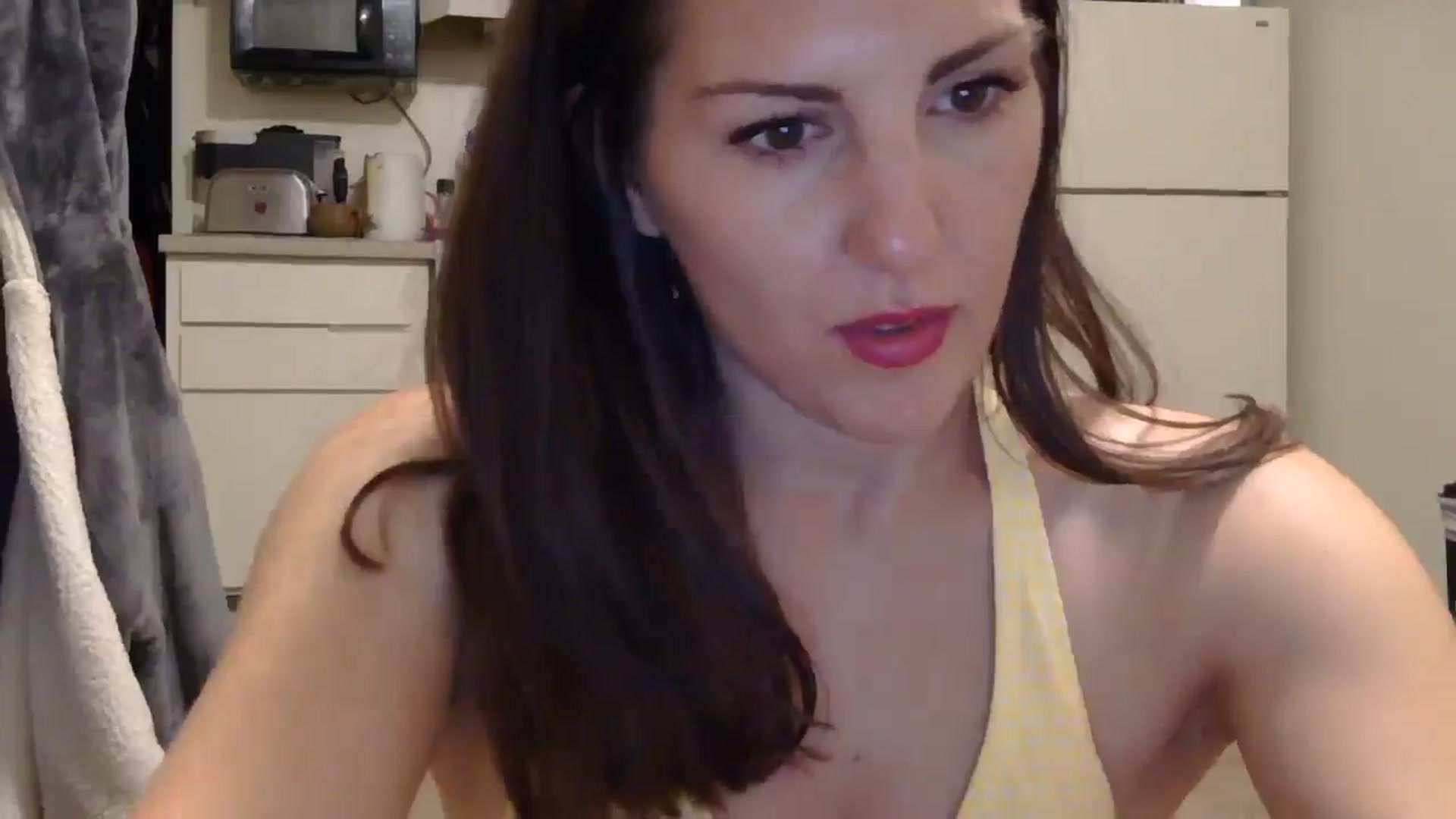 Gallery image thumbnail from EmmaBreeze's myfreecams stream on, 05/13/2024, 08:12 image 3 of 20