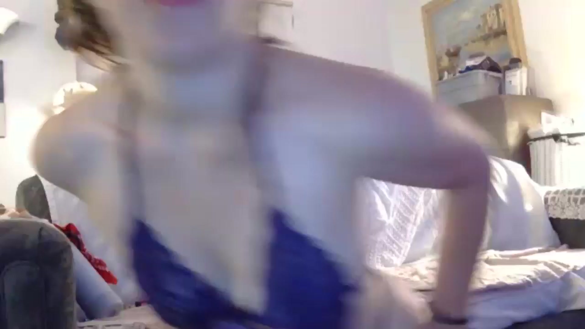 Gallery image thumbnail from EmmaBreeze's myfreecams stream on, 05/13/2024, 10:08 image 3 of 20