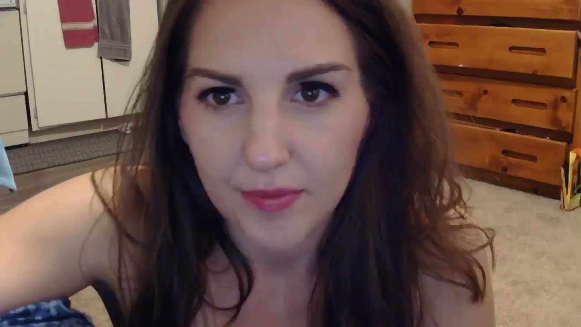 Gallery image thumbnail from EmmaBreeze's myfreecams stream on, 05/18/2024, 15:55 image 2 of 20