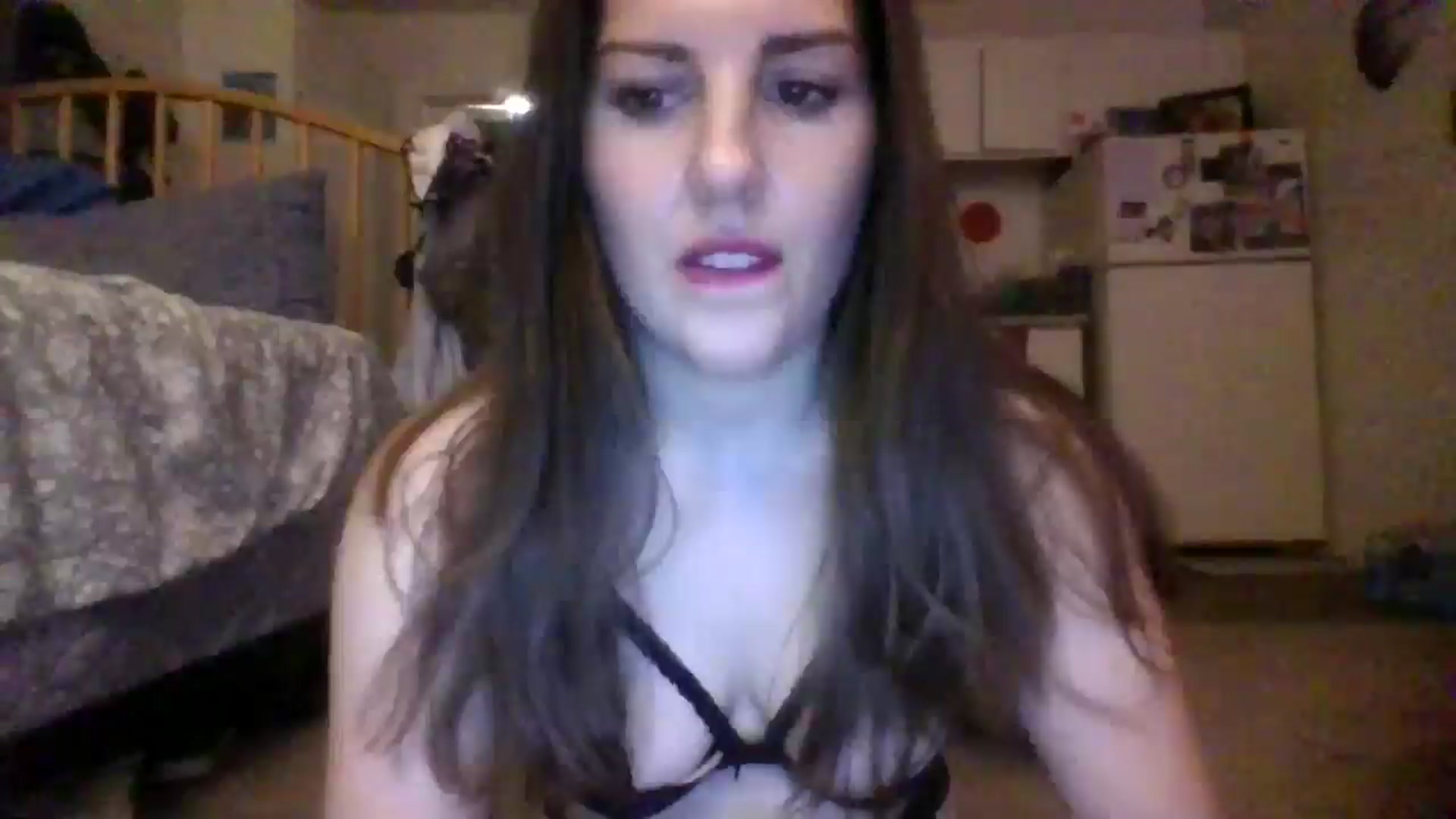 Gallery image thumbnail from EmmaBreeze's myfreecams stream on, 04/02/2025, 17:47 image 13 of 20