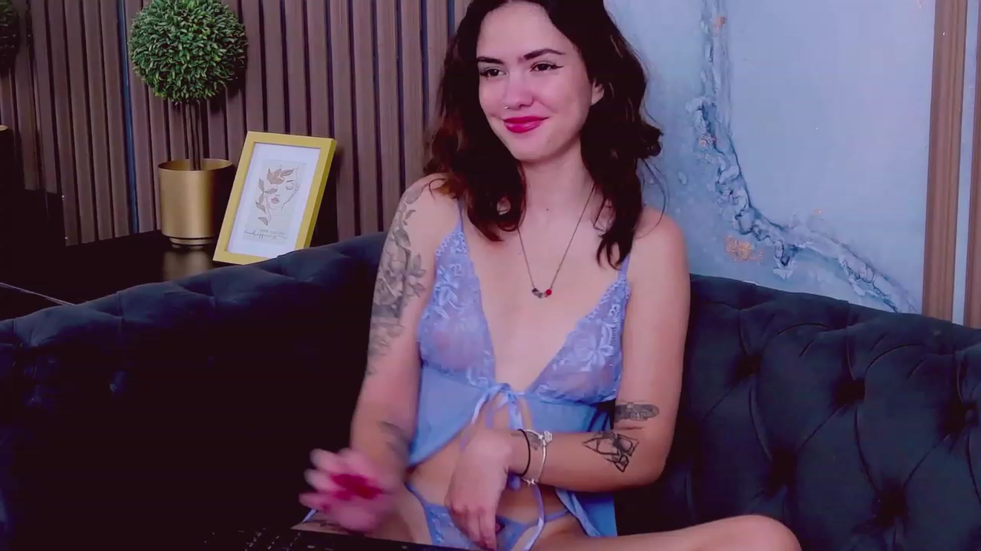 Gallery image thumbnail from EmmaCutiePie's myfreecams stream on, 09/27/2023, 11:56 image 6 of 20