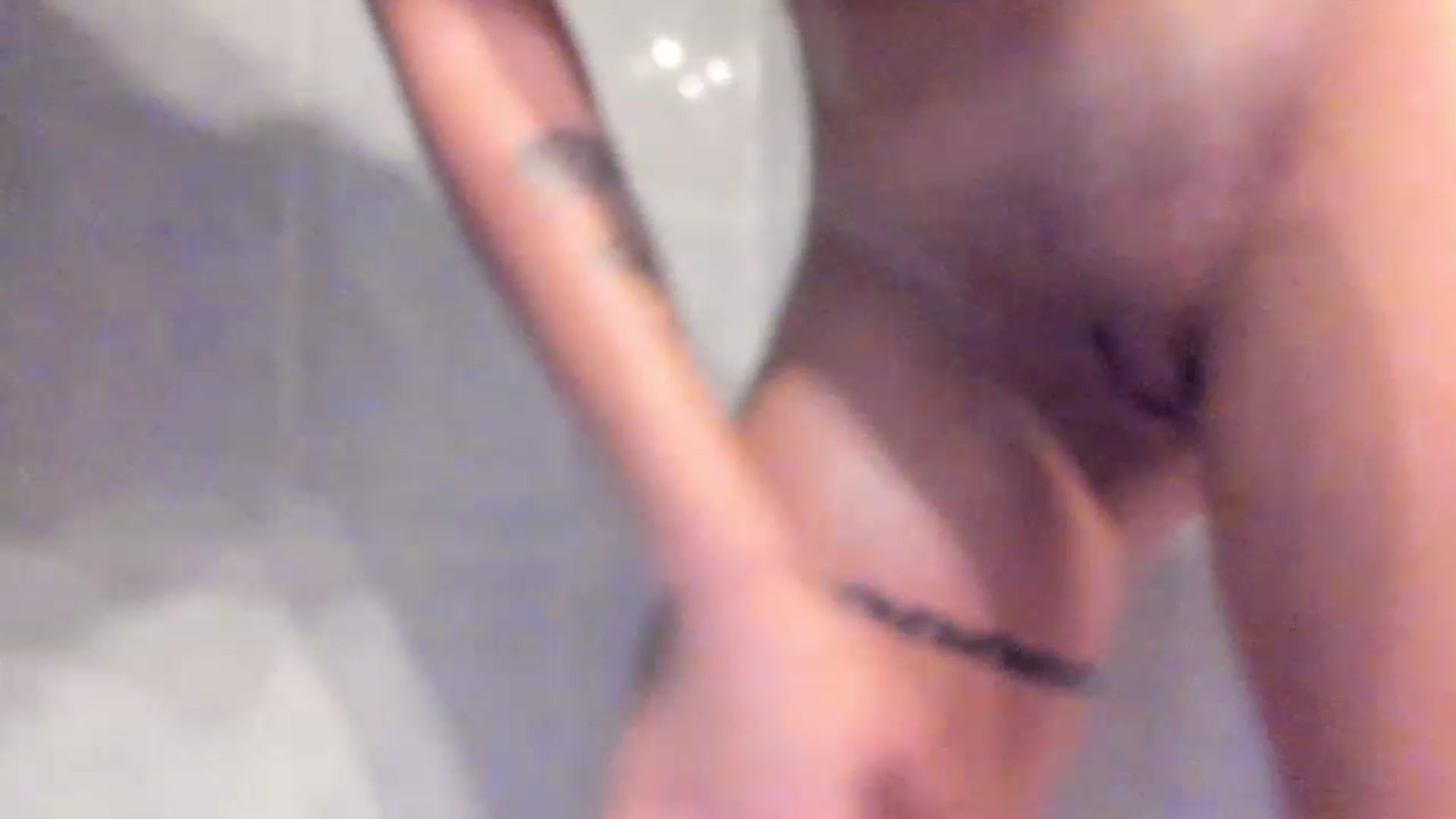Gallery image thumbnail from EmmaCutiePie's myfreecams stream on, 09/28/2023, 20:13 image 2 of 20