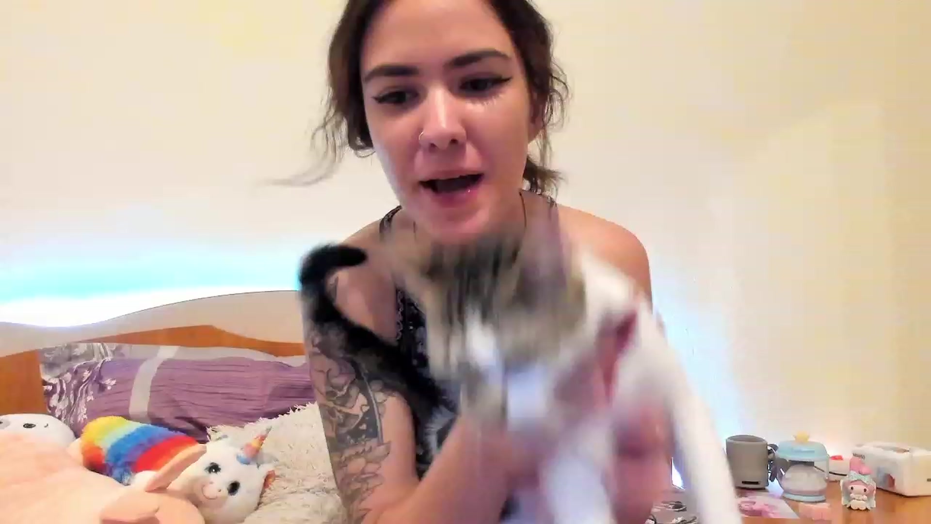 Gallery image thumbnail from EmmaCutiePie's myfreecams stream on, 09/29/2023, 17:37 image 7 of 20