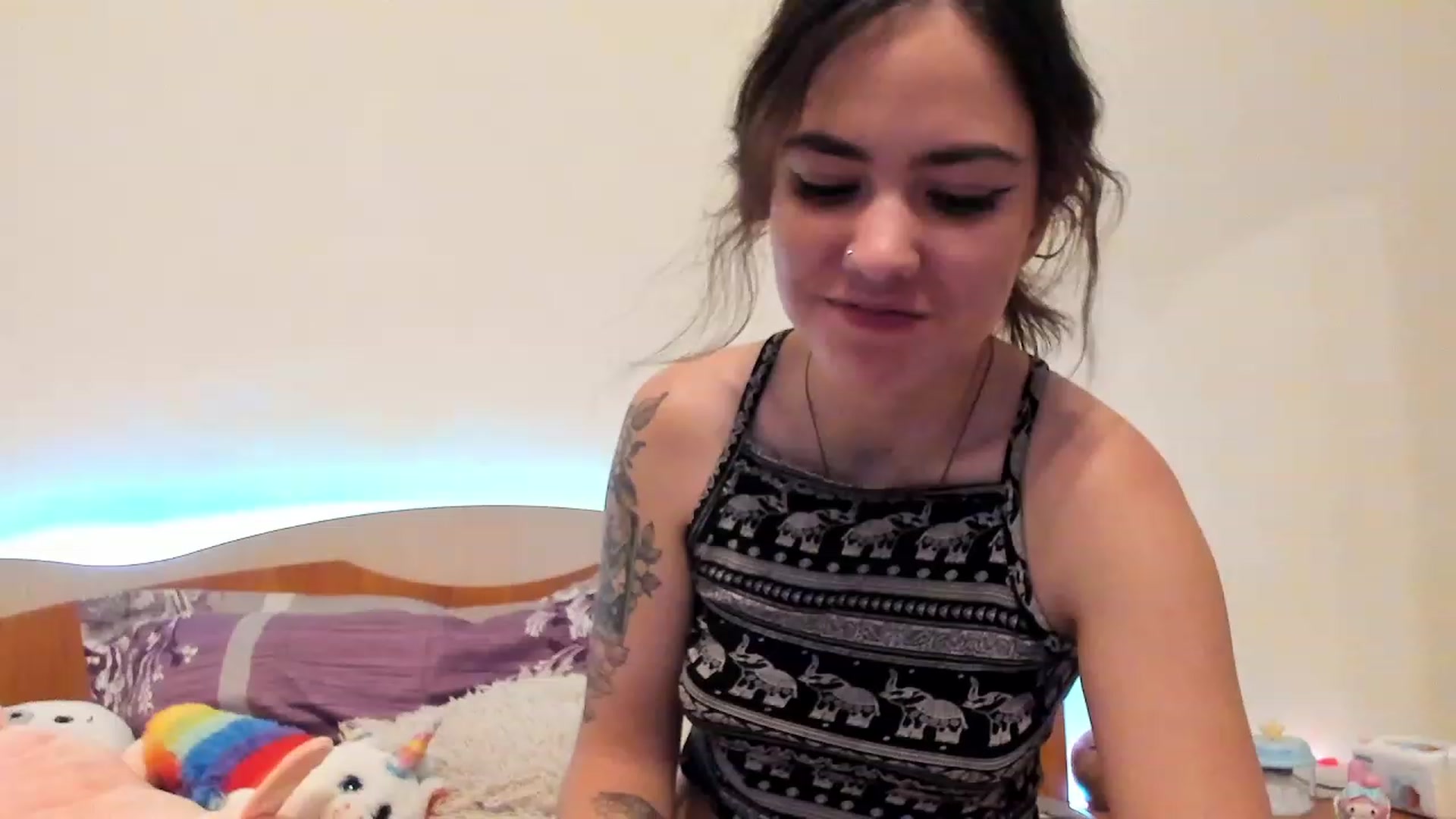 Gallery image thumbnail from EmmaCutiePie's myfreecams stream on, 09/29/2023, 17:37 image 9 of 20