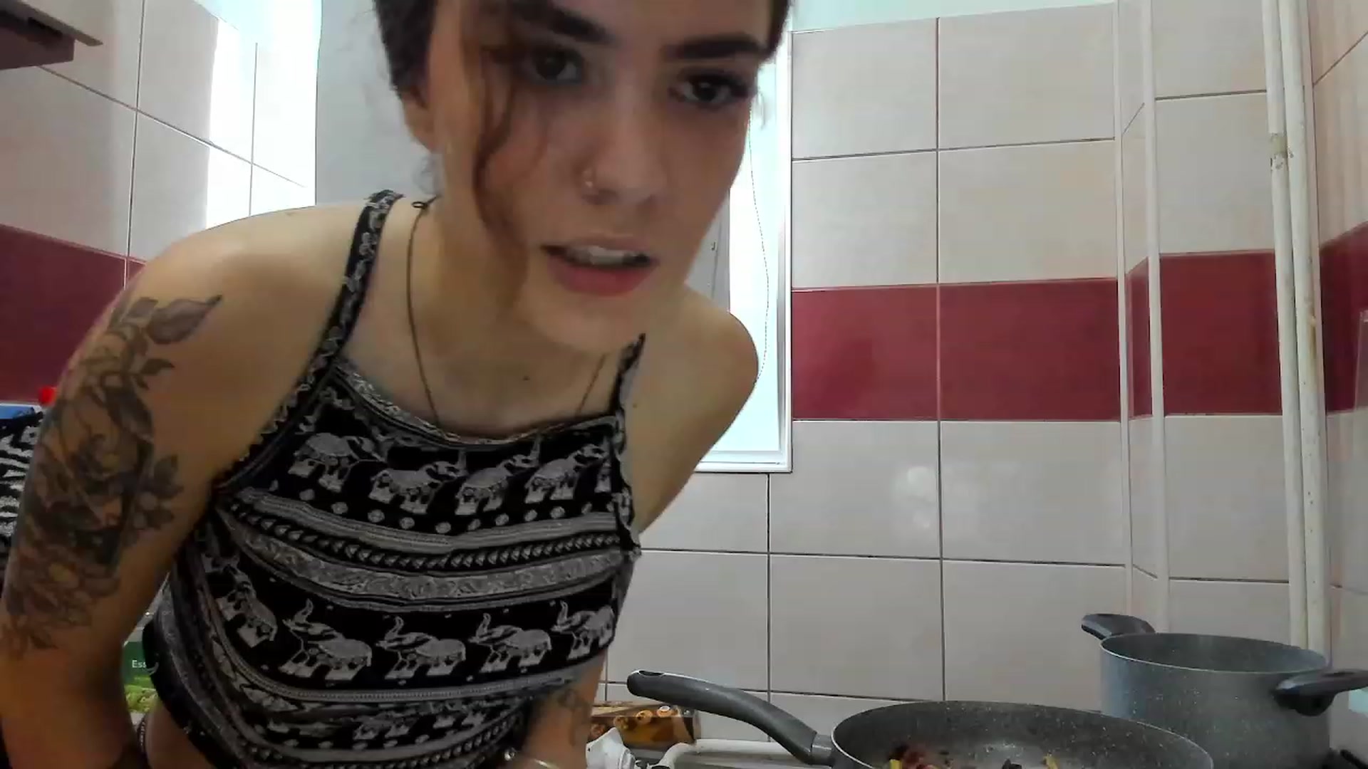 Gallery image thumbnail from EmmaCutiePie's myfreecams stream on, 09/29/2023, 17:37 image 3 of 20