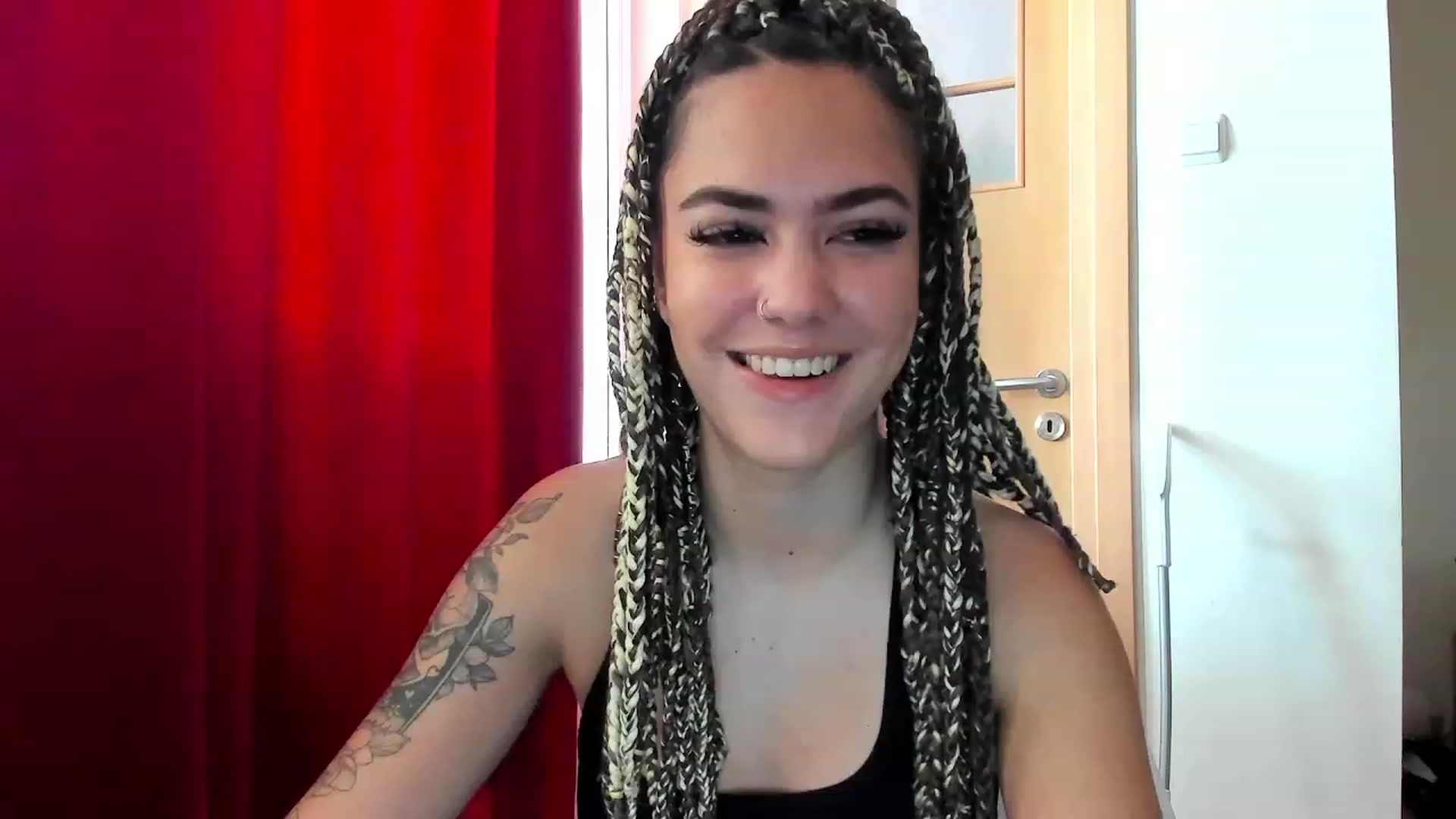 Gallery image thumbnail from EmmaCutiePie's myfreecams stream on, 10/25/2023, 10:08 image 5 of 20