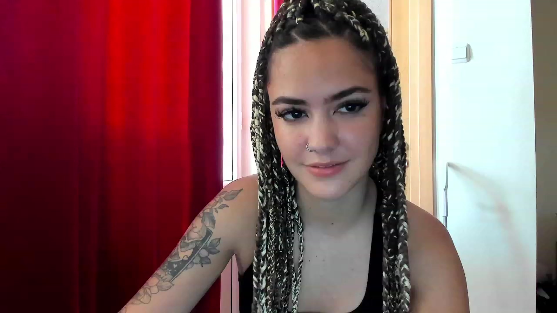 Gallery image thumbnail from EmmaCutiePie's myfreecams stream on, 10/25/2023, 10:08 image 20 of 20