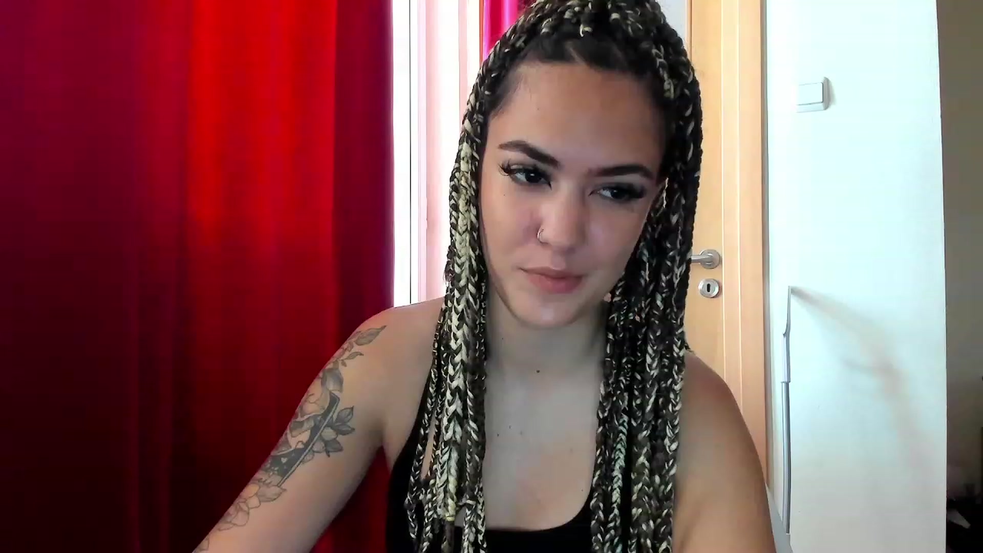 Gallery image thumbnail from EmmaCutiePie's myfreecams stream on, 10/25/2023, 10:08 image 12 of 20