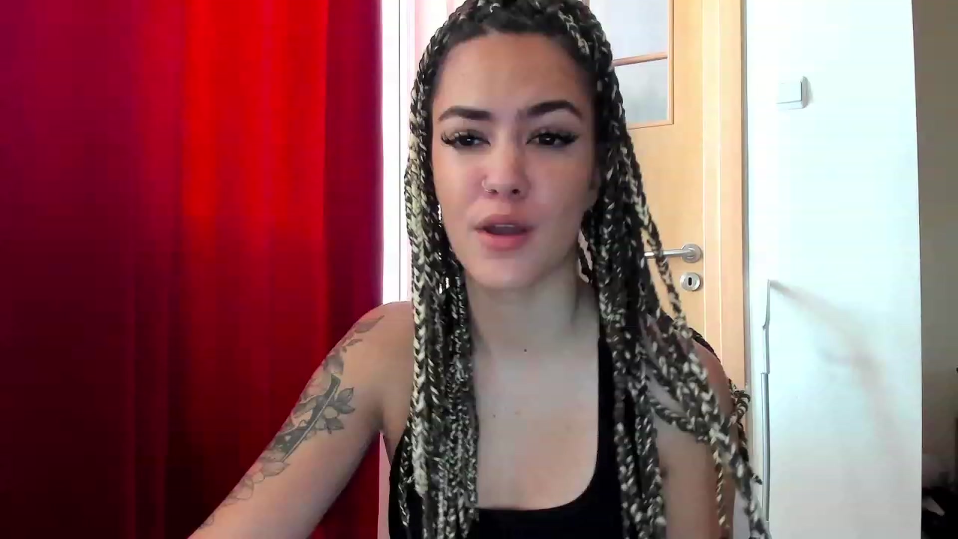 Gallery image thumbnail from EmmaCutiePie's myfreecams stream on, 10/25/2023, 10:08 image 3 of 20