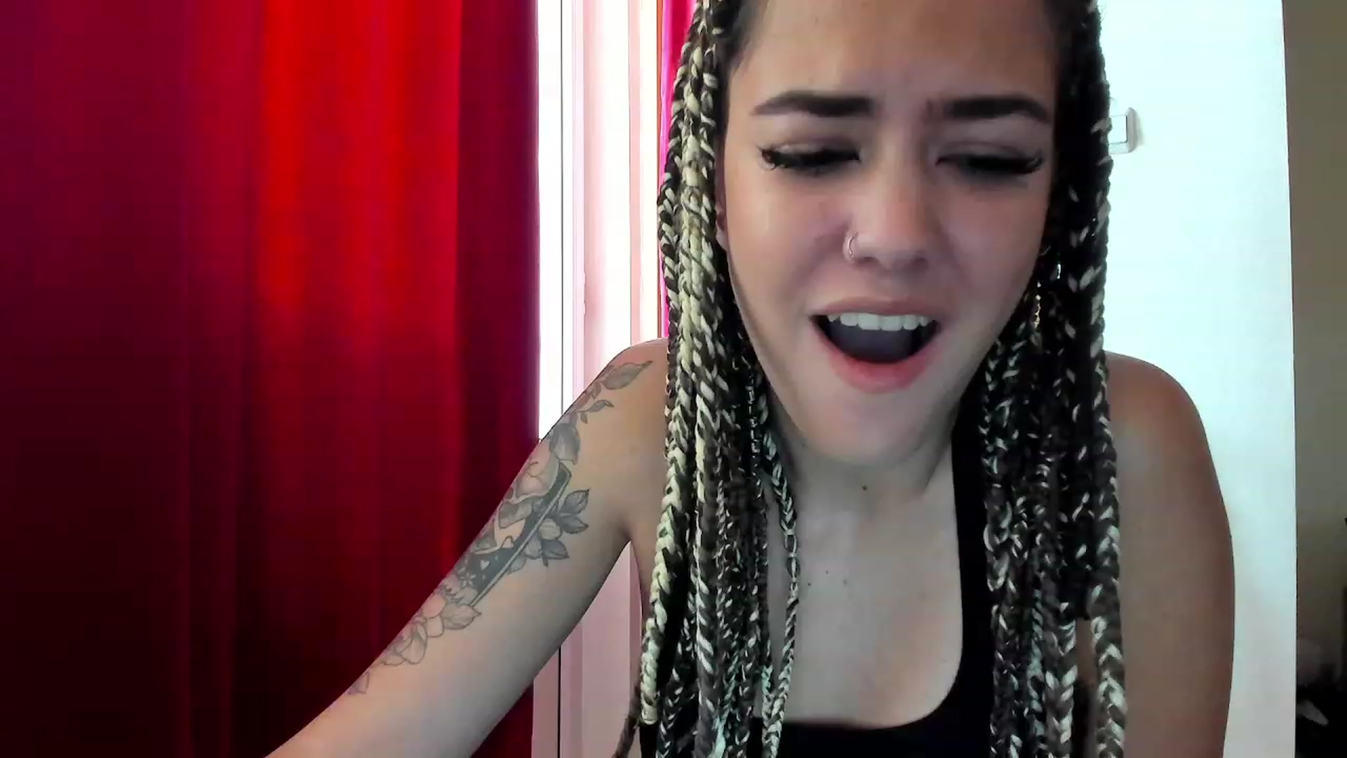Gallery image thumbnail from EmmaCutiePie's myfreecams stream on, 10/25/2023, 10:08 image 19 of 20