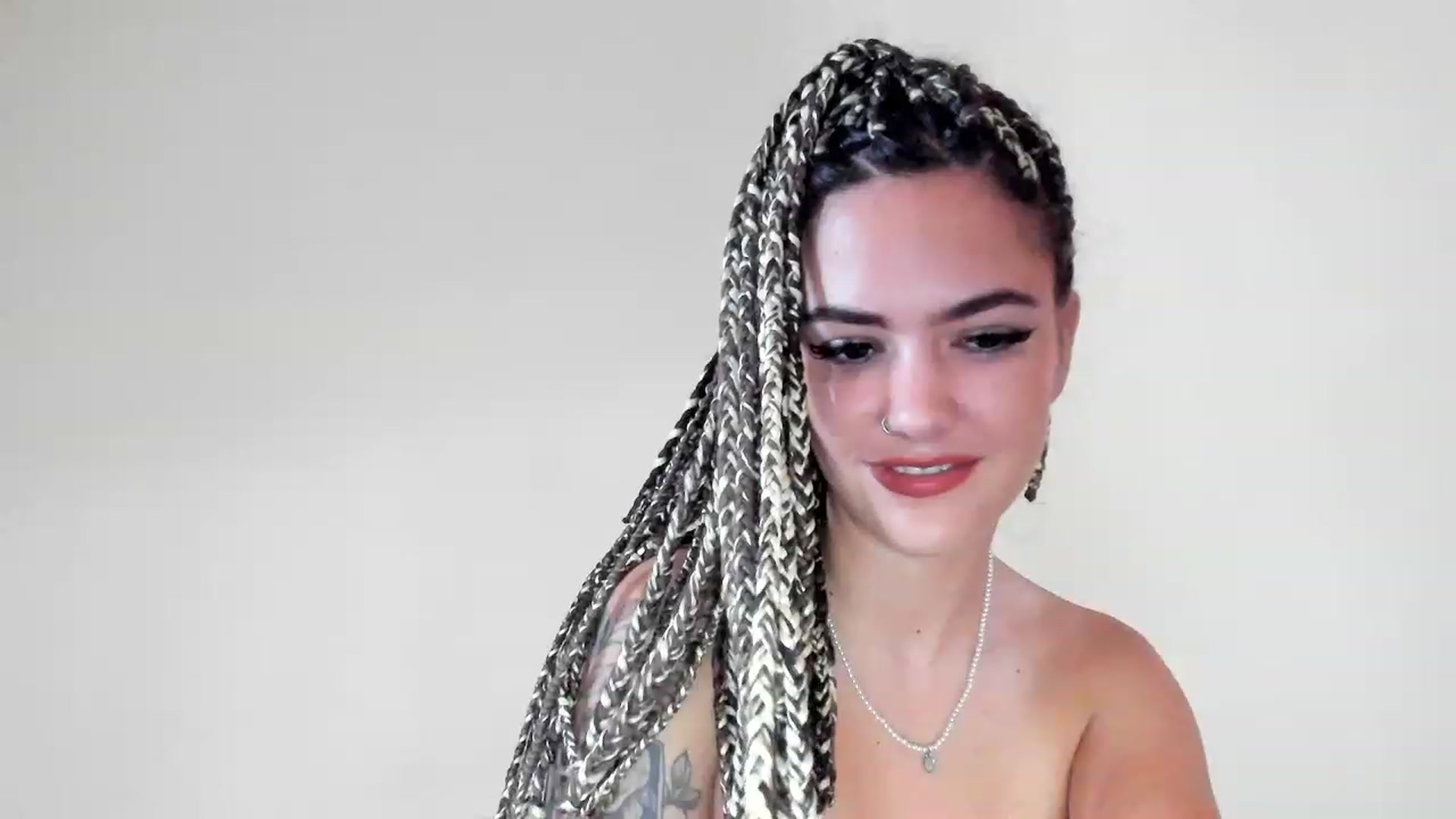 Gallery image thumbnail from EmmaCutiePie's myfreecams stream on, 10/26/2023, 12:04 image 16 of 20
