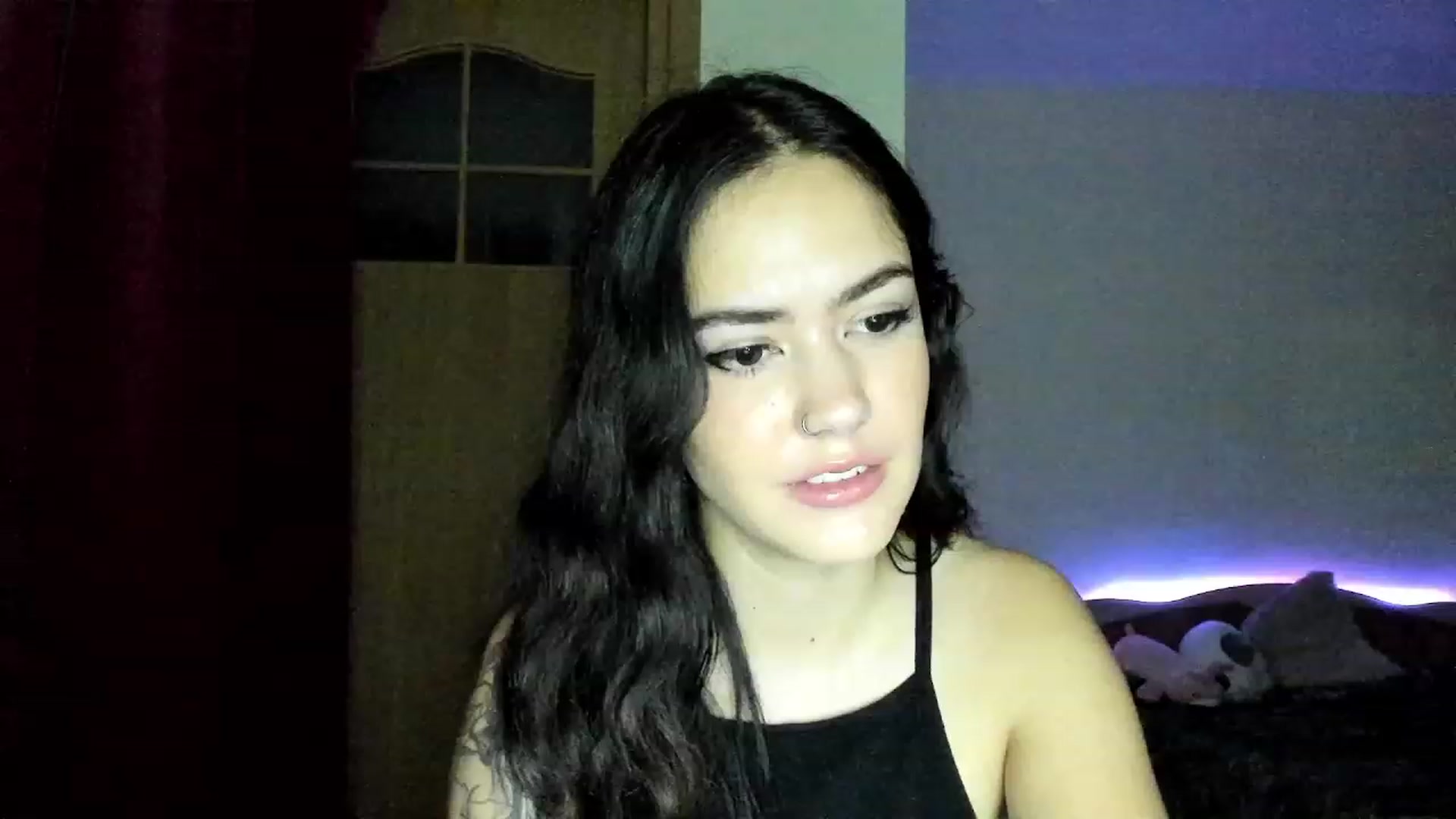 Gallery image thumbnail from EmmaCutiePie's myfreecams stream on, 11/24/2023, 17:19 image 6 of 20