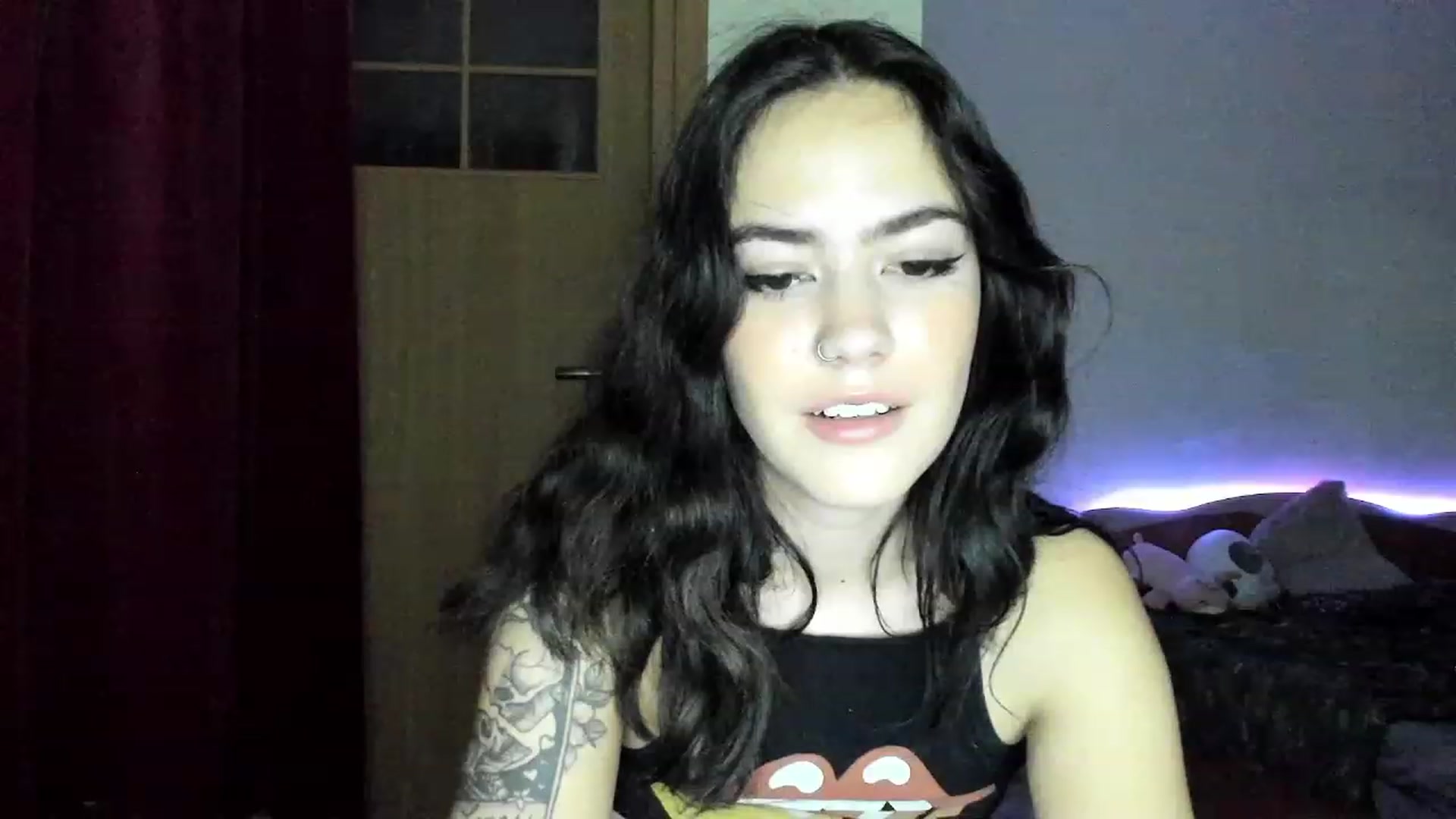 Gallery image thumbnail from EmmaCutiePie's myfreecams stream on, 11/24/2023, 17:19 image 18 of 20