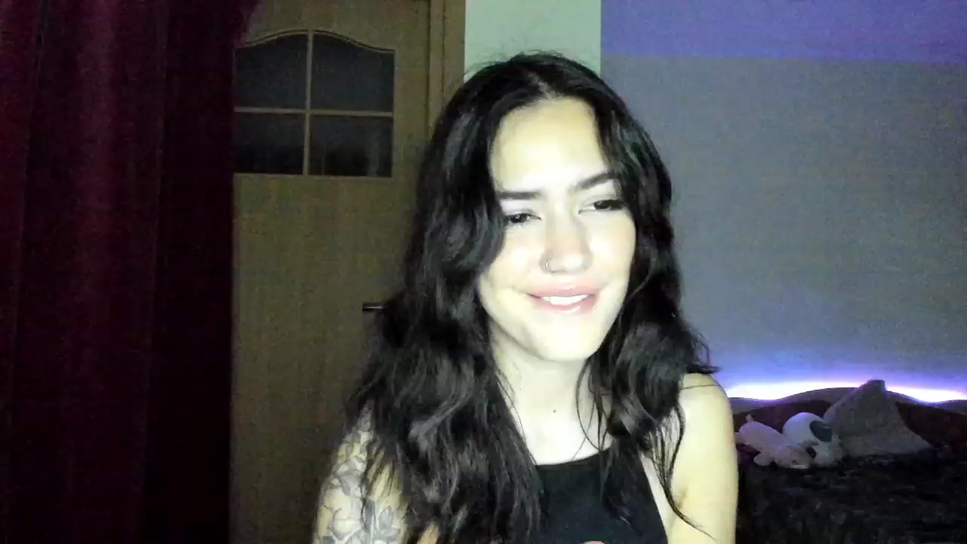 Gallery image thumbnail from EmmaCutiePie's myfreecams stream on, 11/24/2023, 17:19 image 8 of 20