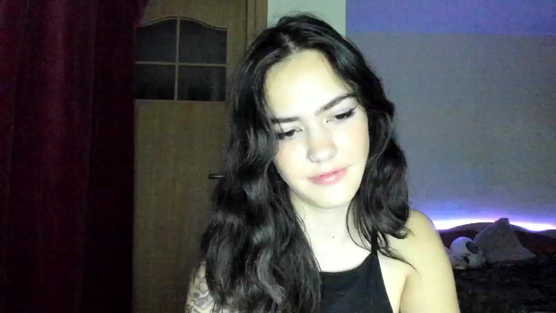 Gallery image thumbnail from EmmaCutiePie's myfreecams stream on, 11/24/2023, 17:19 image 7 of 20