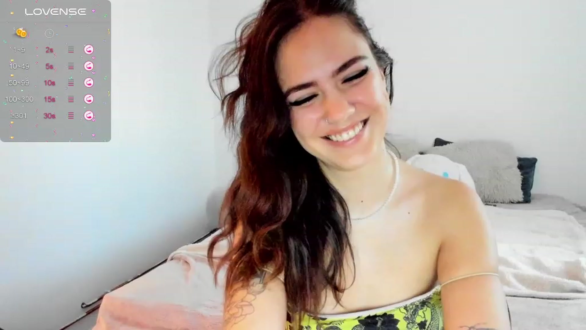 Gallery image thumbnail from EmmaCutiePie's myfreecams stream on, 02/06/2024, 15:40 image 6 of 20