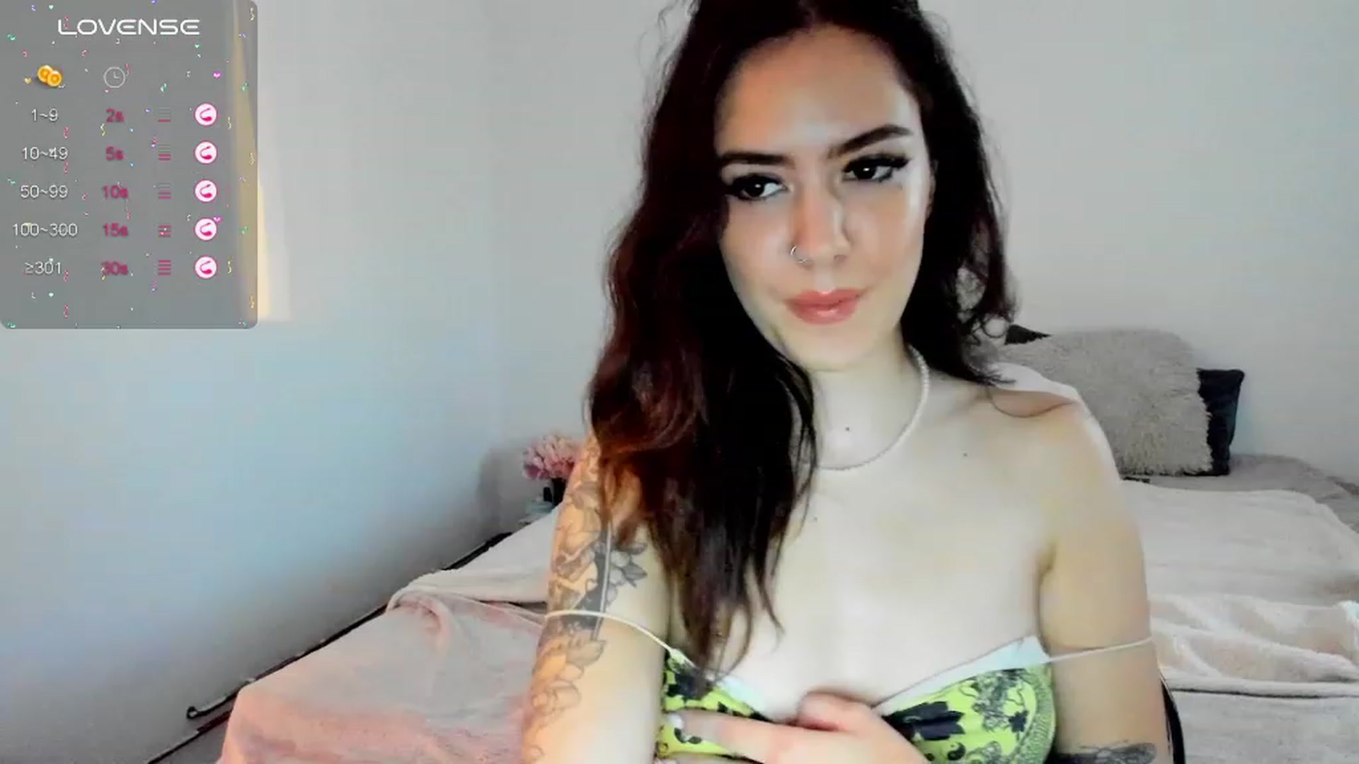 Gallery image thumbnail from EmmaCutiePie's myfreecams stream on, 02/06/2024, 15:40 image 13 of 20