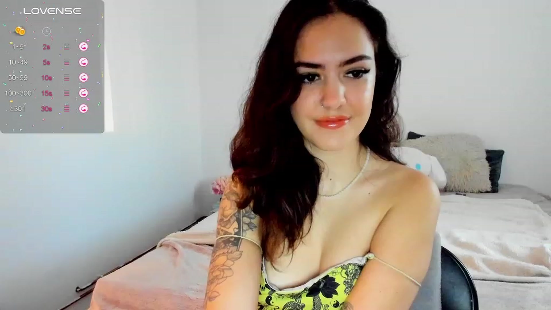 Gallery image thumbnail from EmmaCutiePie's myfreecams stream on, 02/06/2024, 15:40 image 7 of 20