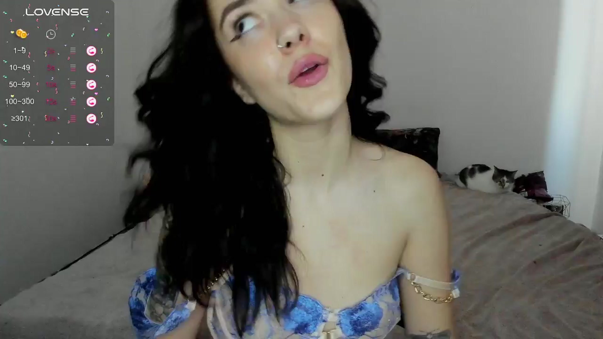 Gallery image thumbnail from EmmaCutiePie's myfreecams stream on, 04/14/2024, 12:52 image 15 of 20