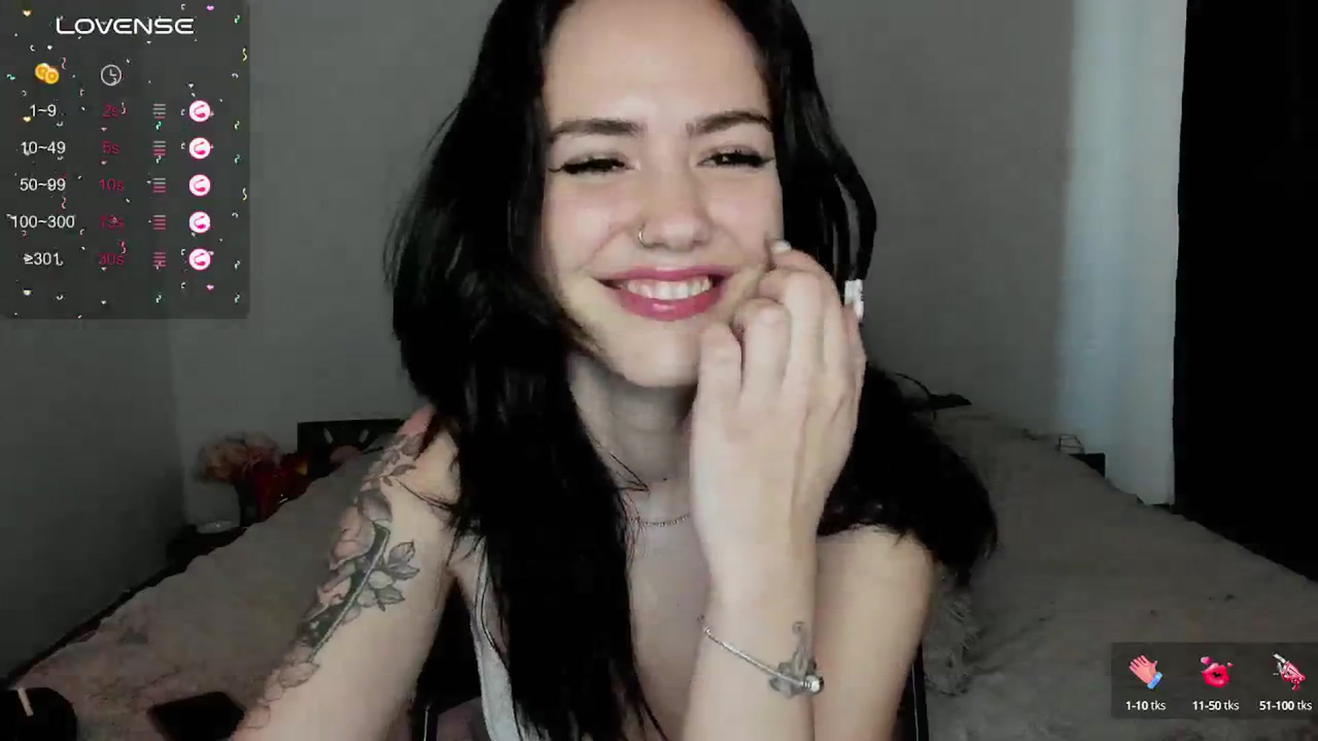 Gallery image thumbnail from EmmaCutiePie's myfreecams stream on, 05/07/2024, 15:42 image 17 of 20