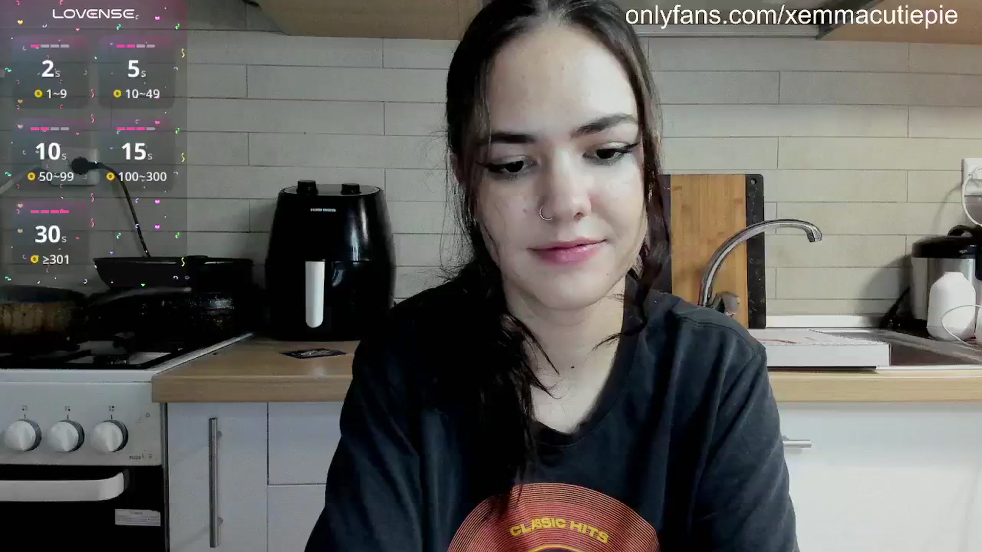 Gallery image thumbnail from EmmaCutiePie's myfreecams stream on, 10/04/2024, 16:26 image 4 of 20