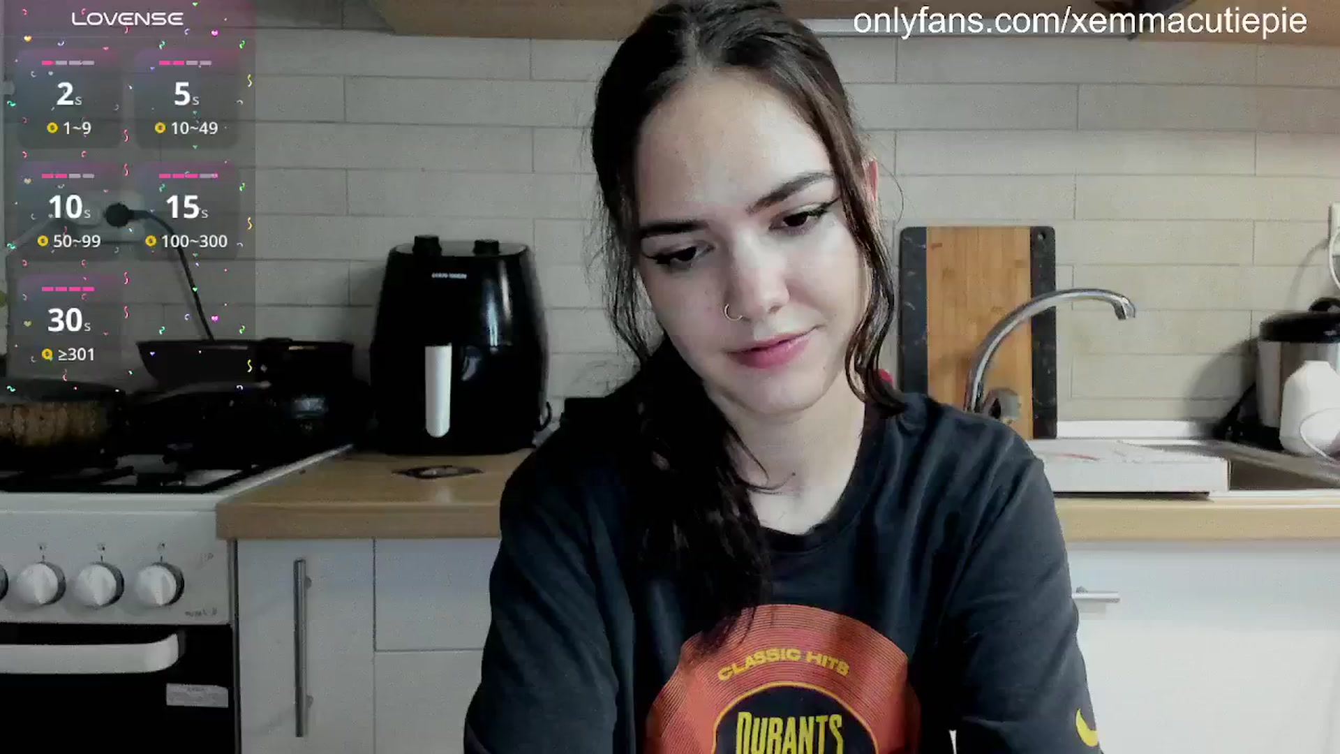 Gallery image thumbnail from EmmaCutiePie's myfreecams stream on, 10/04/2024, 16:26 image 20 of 20