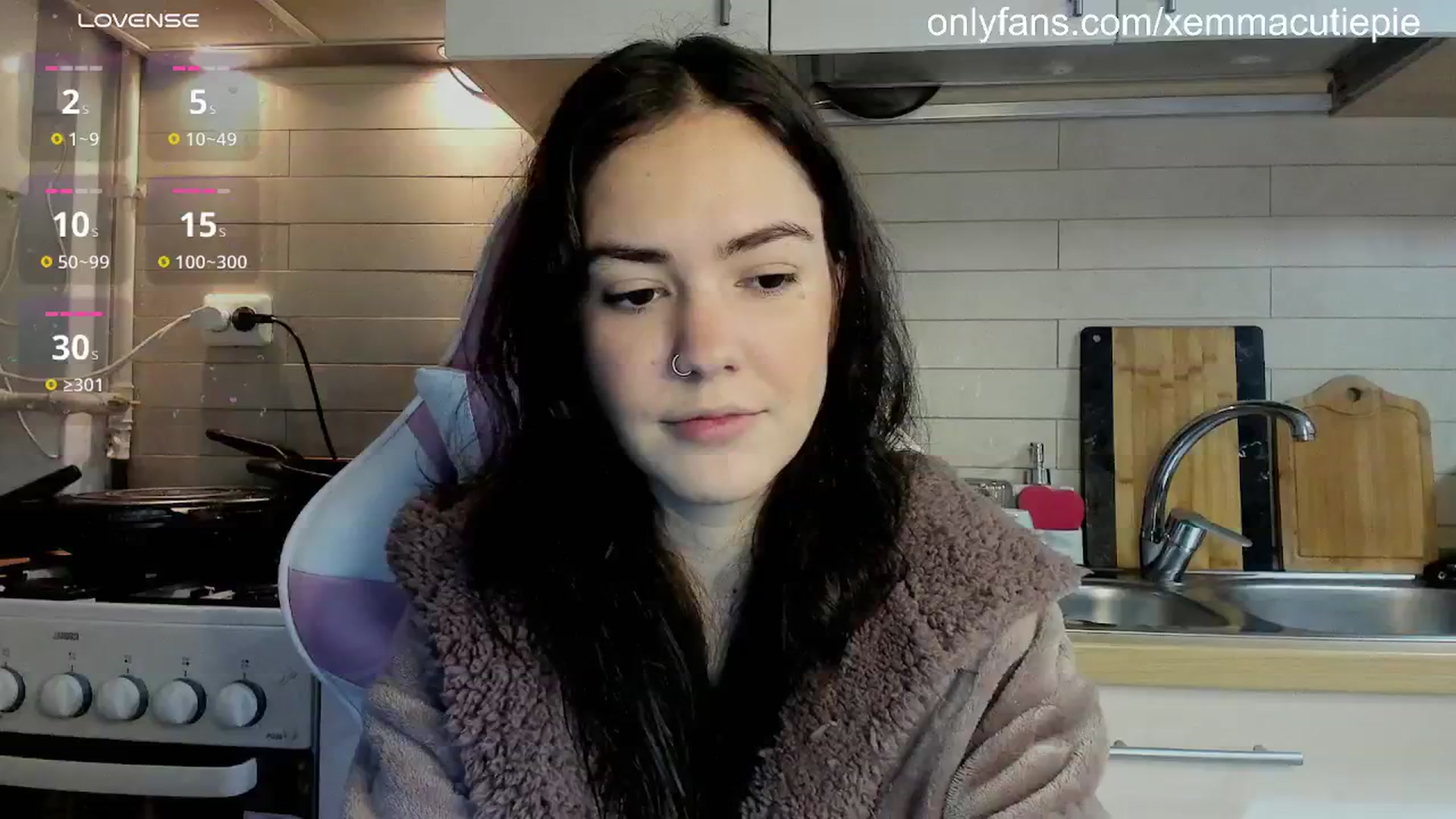 Gallery image thumbnail from EmmaCutiePie's myfreecams stream on, 11/16/2024, 15:25 image 5 of 20