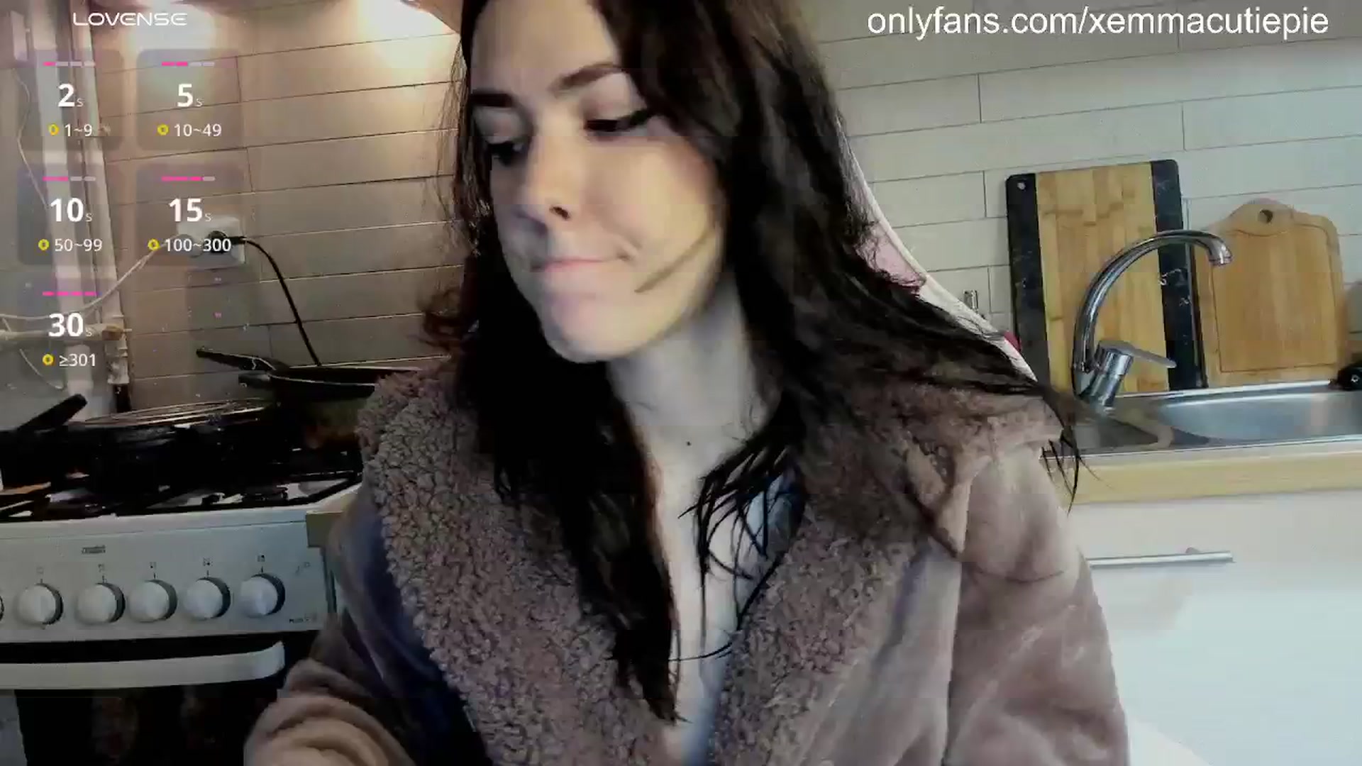 Gallery image thumbnail from EmmaCutiePie's myfreecams stream on, 11/16/2024, 15:25 image 8 of 20