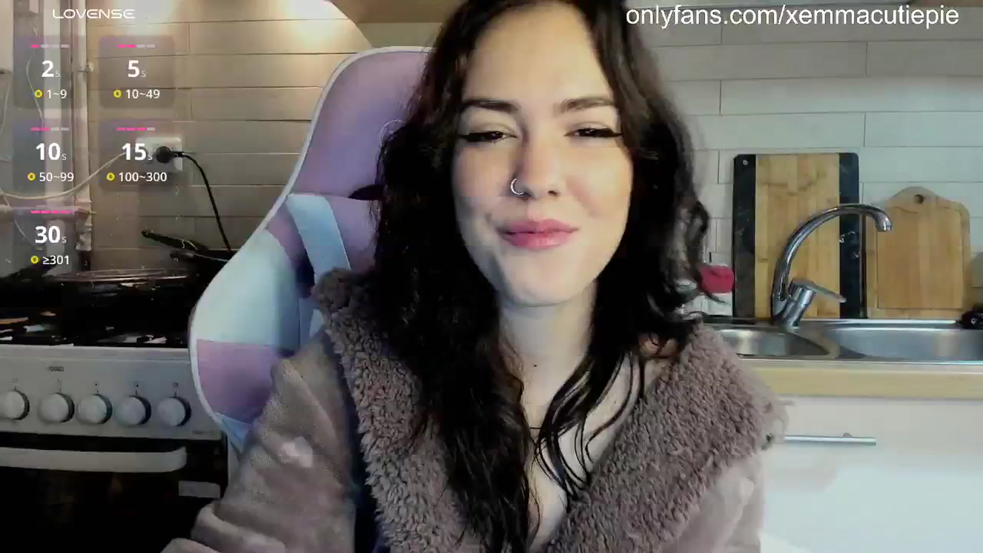 Gallery image thumbnail from EmmaCutiePie's myfreecams stream on, 11/16/2024, 15:25 image 12 of 20