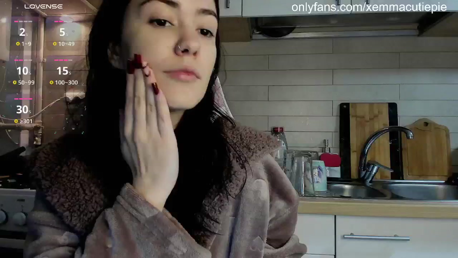 Gallery image thumbnail from EmmaCutiePie's myfreecams stream on, 11/16/2024, 15:25 image 3 of 20