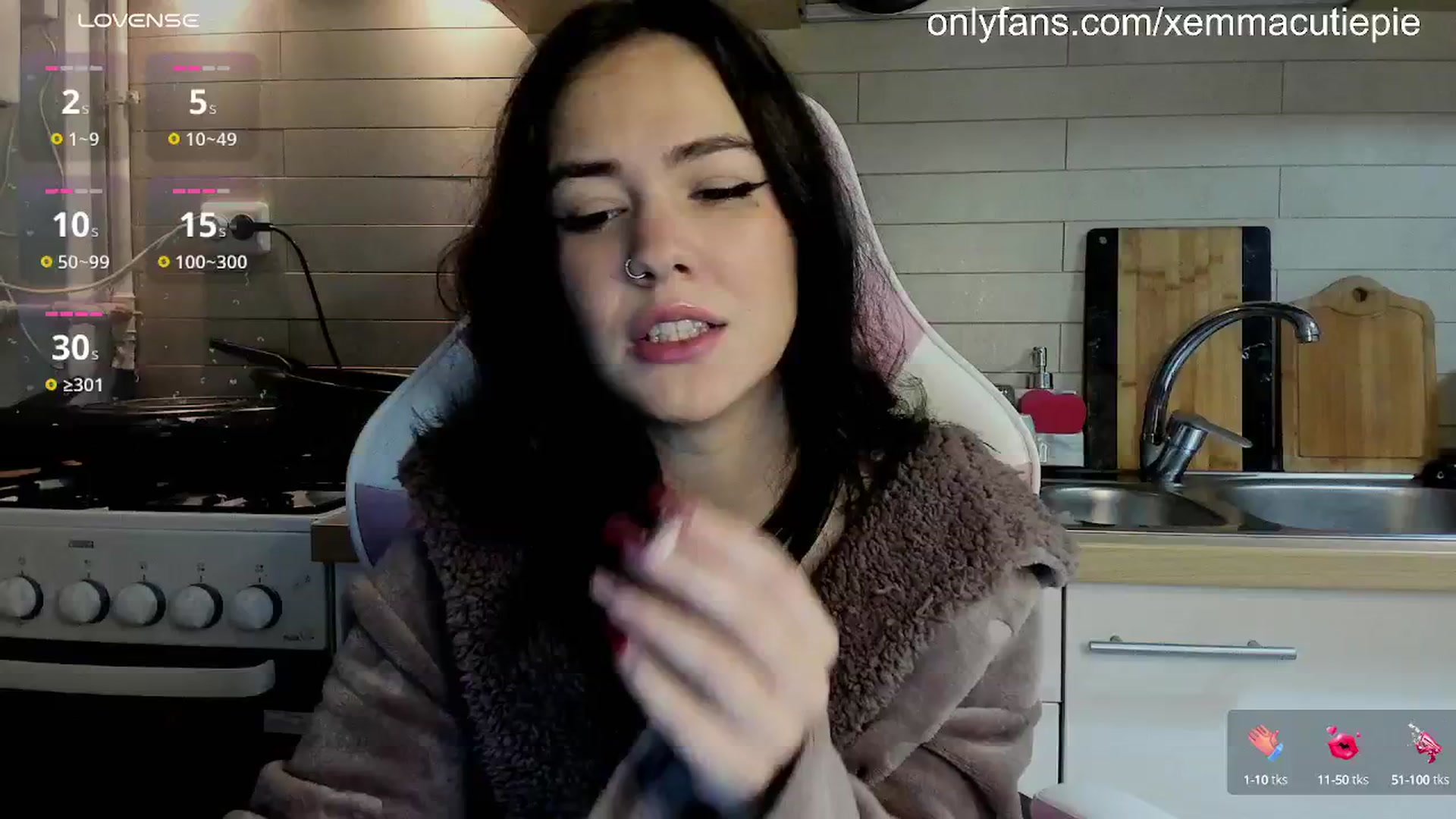 Gallery image thumbnail from EmmaCutiePie's myfreecams stream on, 11/16/2024, 15:25 image 11 of 20