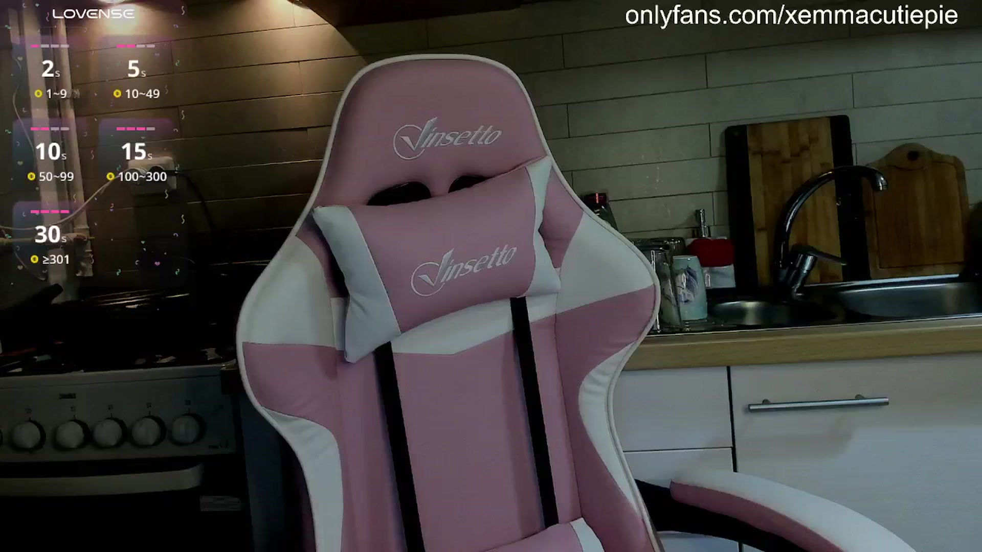 Gallery image thumbnail from EmmaCutiePie's myfreecams stream on, 11/16/2024, 15:25 image 7 of 20