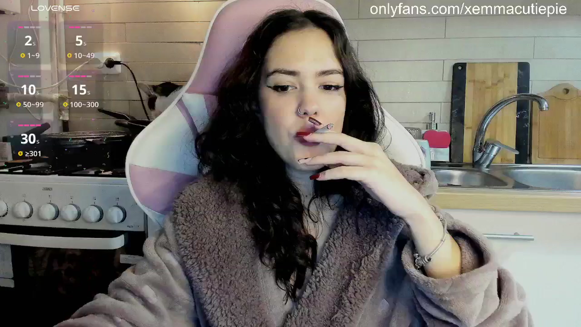 Gallery image thumbnail from EmmaCutiePie's myfreecams stream on, 11/16/2024, 16:40 image 19 of 20