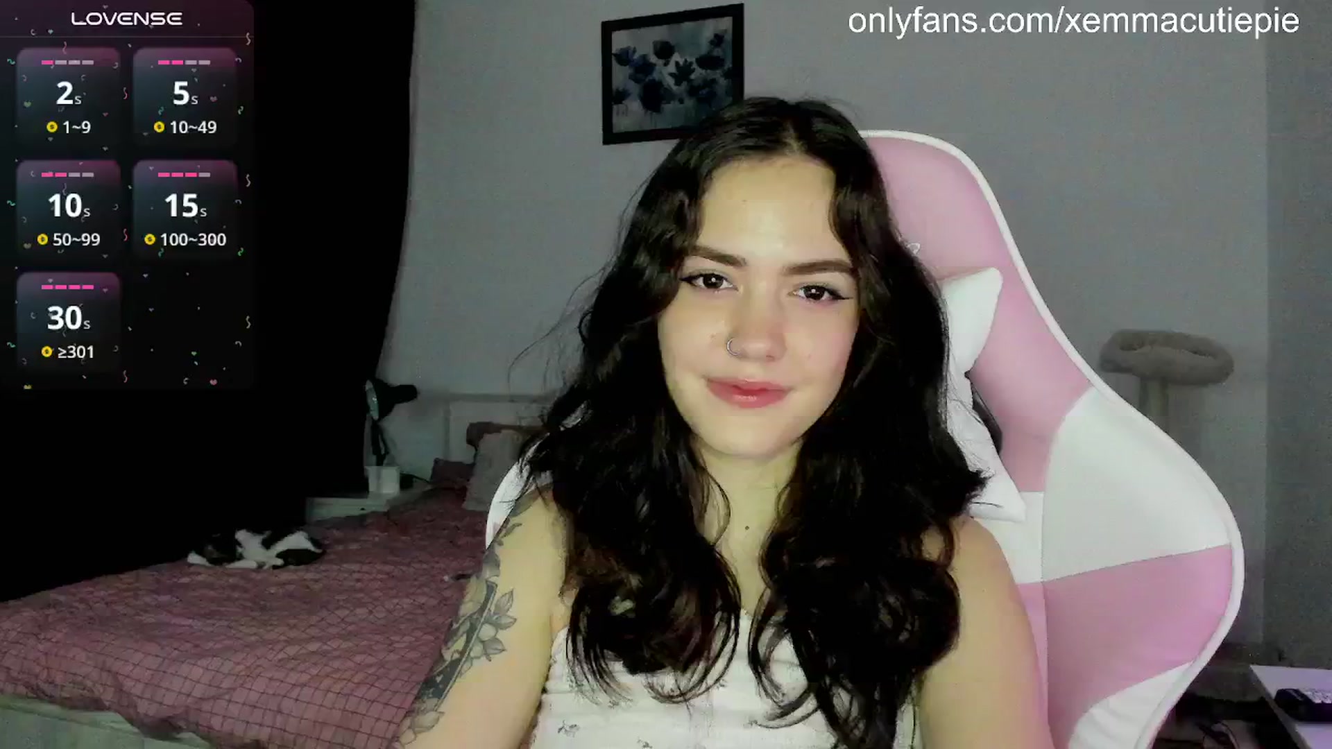 Gallery image thumbnail from EmmaCutiePie's myfreecams stream on, 11/20/2024, 15:49 image 9 of 20