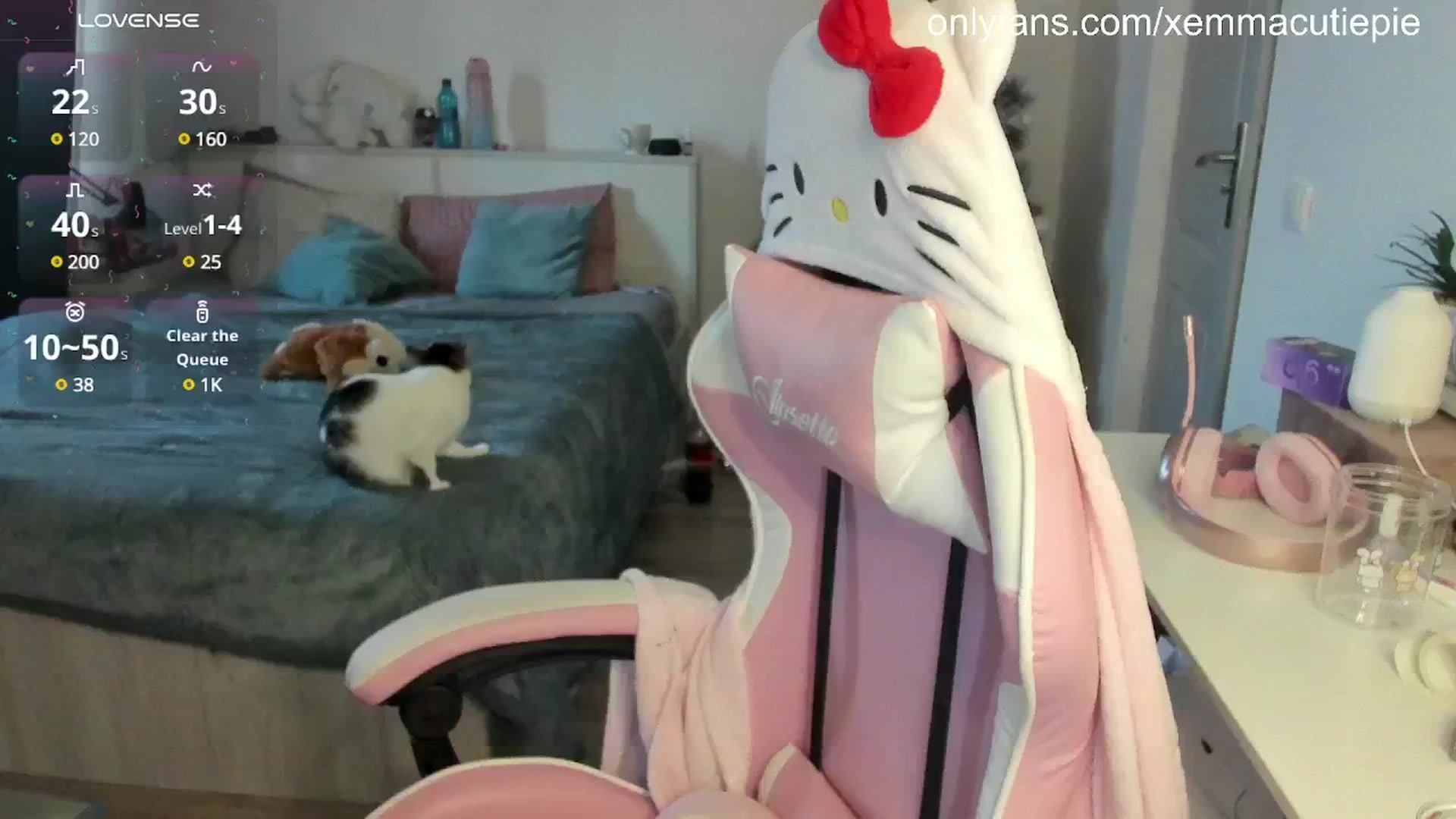 Gallery image thumbnail from EmmaCutiePie's myfreecams stream on, 01/28/2025, 14:00 image 15 of 20