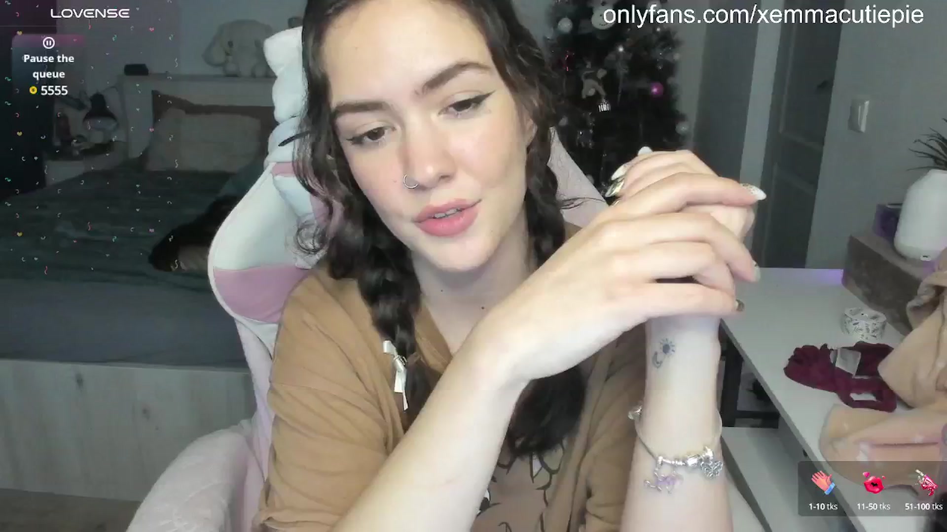 Gallery image thumbnail from EmmaCutiePie's myfreecams stream on, 01/31/2025, 17:18 image 14 of 20