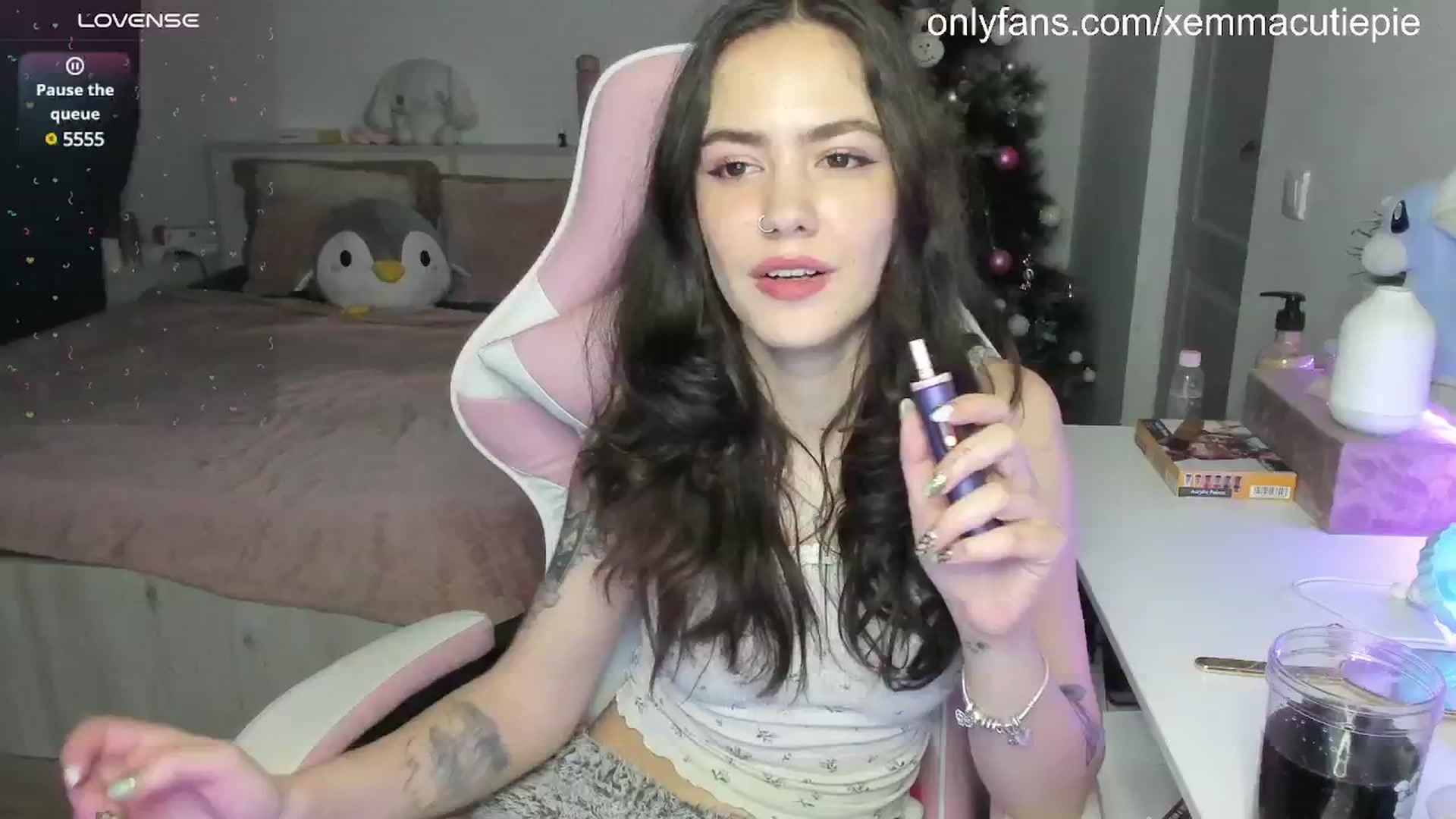 Gallery image thumbnail from EmmaCutiePie's myfreecams stream on, 02/09/2025, 17:18 image 19 of 20