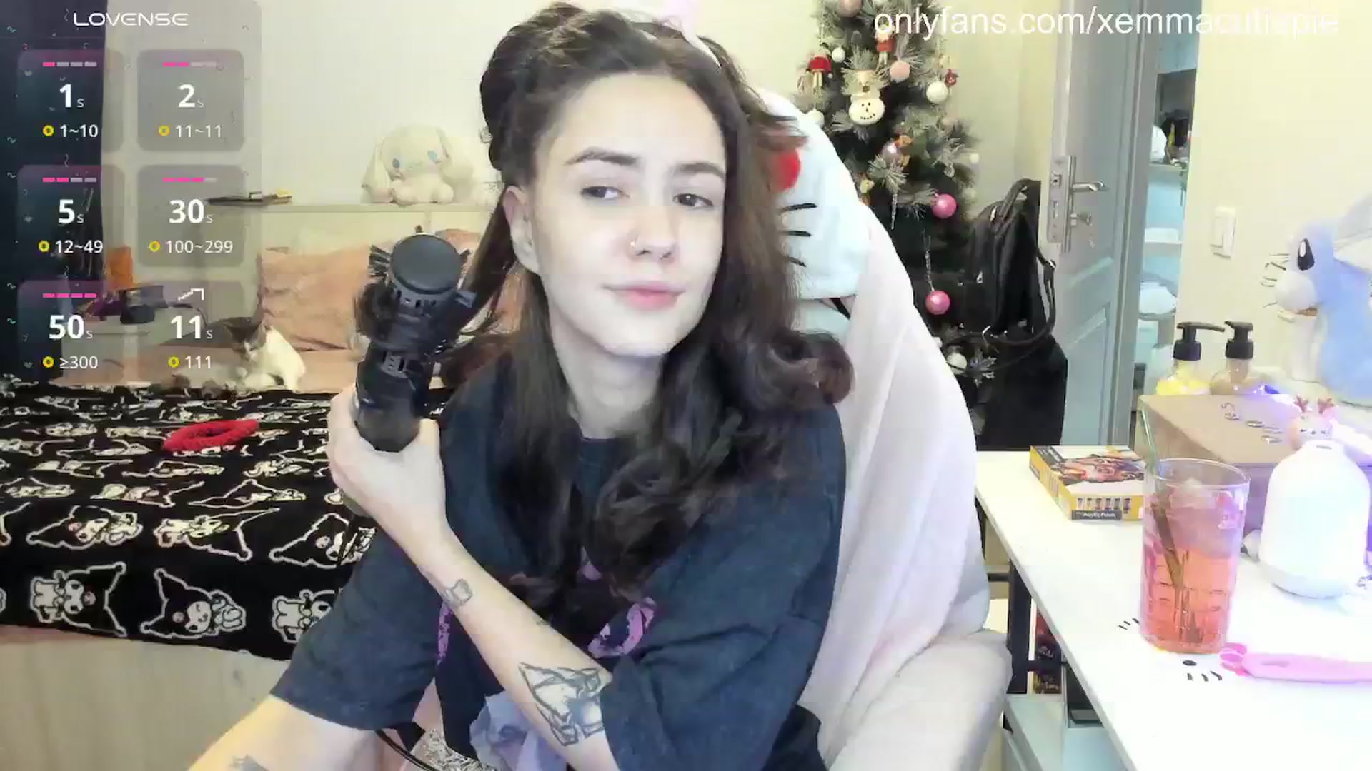Gallery image thumbnail from EmmaCutiePie's myfreecams stream on, 02/14/2025, 17:14 image 7 of 20