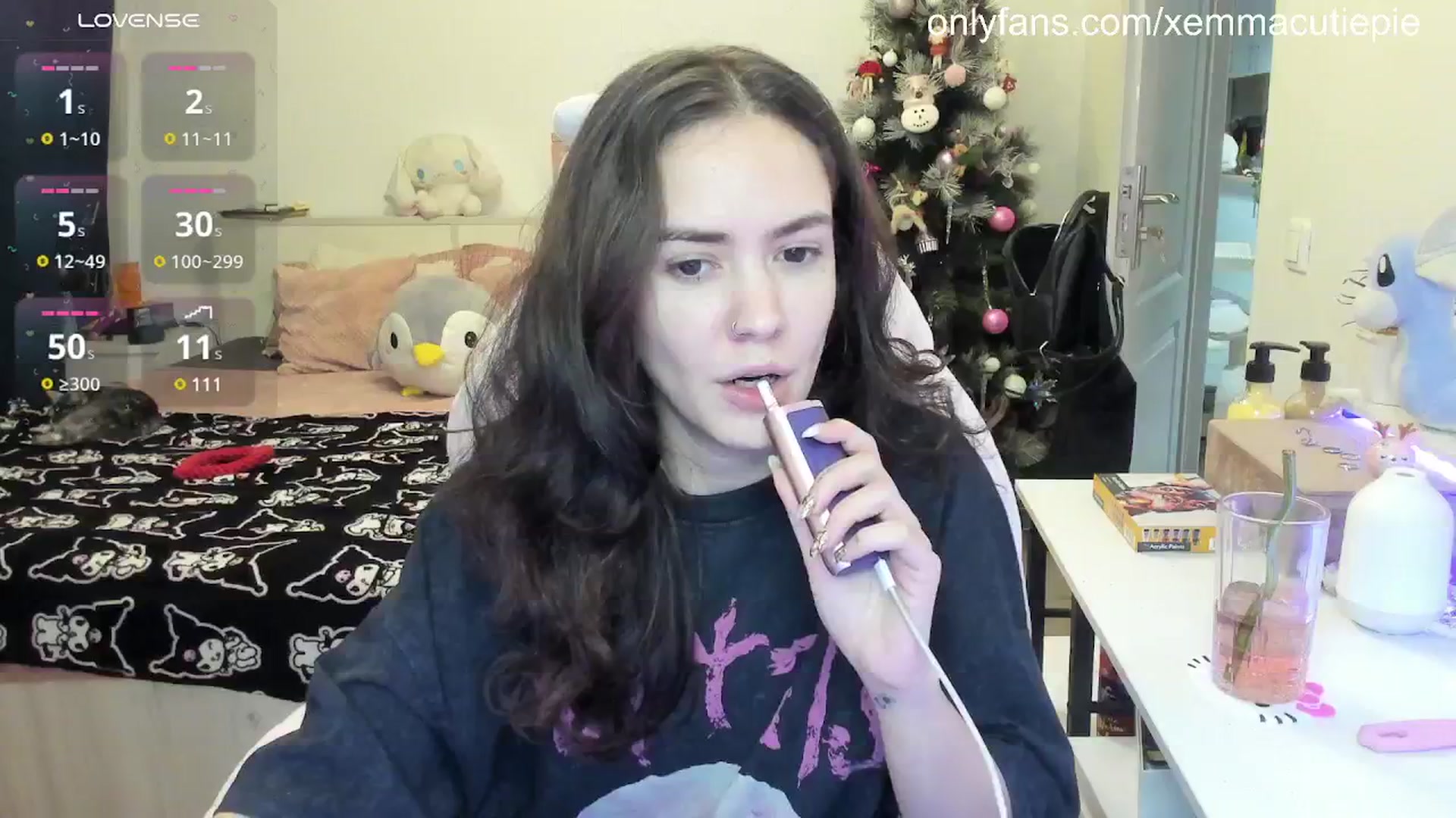 Gallery image thumbnail from EmmaCutiePie's myfreecams stream on, 02/14/2025, 17:14 image 16 of 20