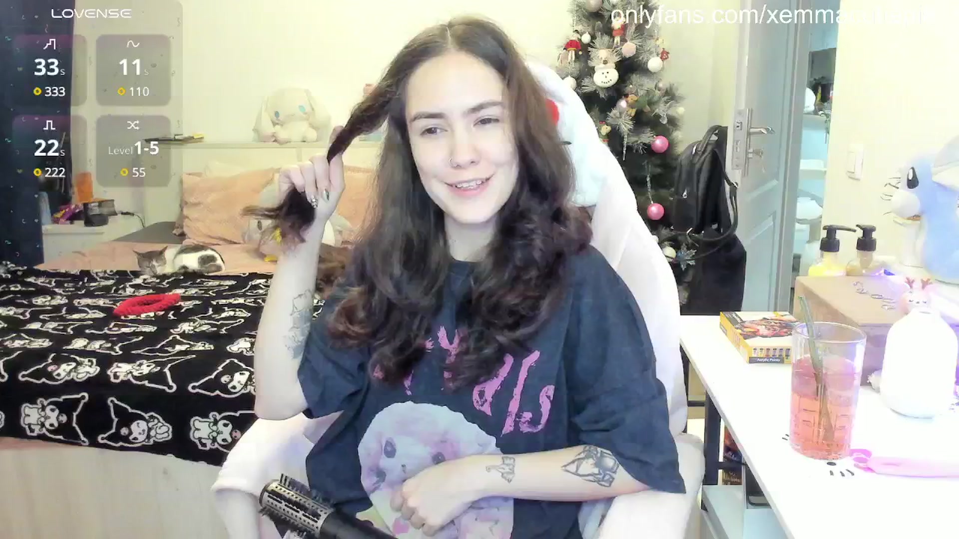 Gallery image thumbnail from EmmaCutiePie's myfreecams stream on, 02/14/2025, 17:14 image 9 of 20