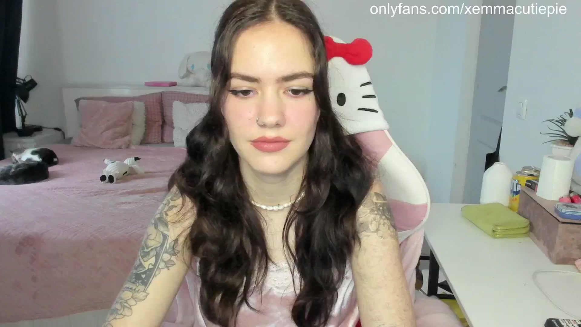 Gallery image thumbnail from EmmaCutiePie's myfreecams stream on, 03/14/2025, 16:11 image 3 of 20