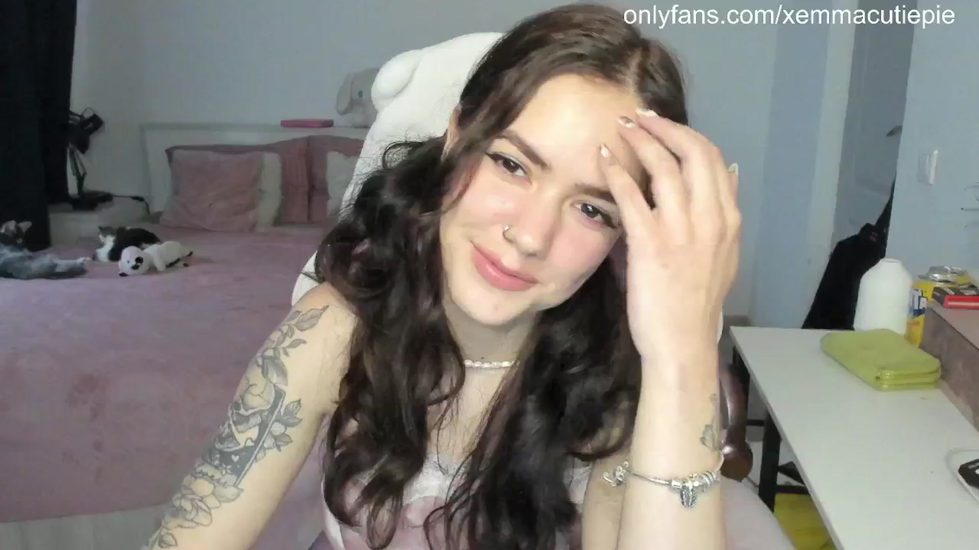 Gallery image thumbnail from EmmaCutiePie's myfreecams stream on, 03/14/2025, 16:11 image 20 of 20