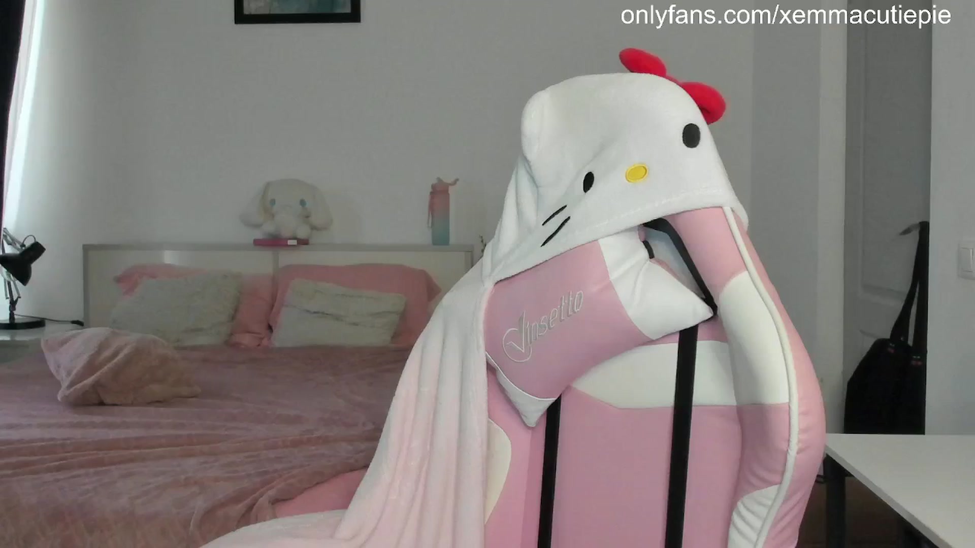 Gallery image thumbnail from EmmaCutiePie's myfreecams stream on, 03/28/2025, 13:10 image 20 of 20