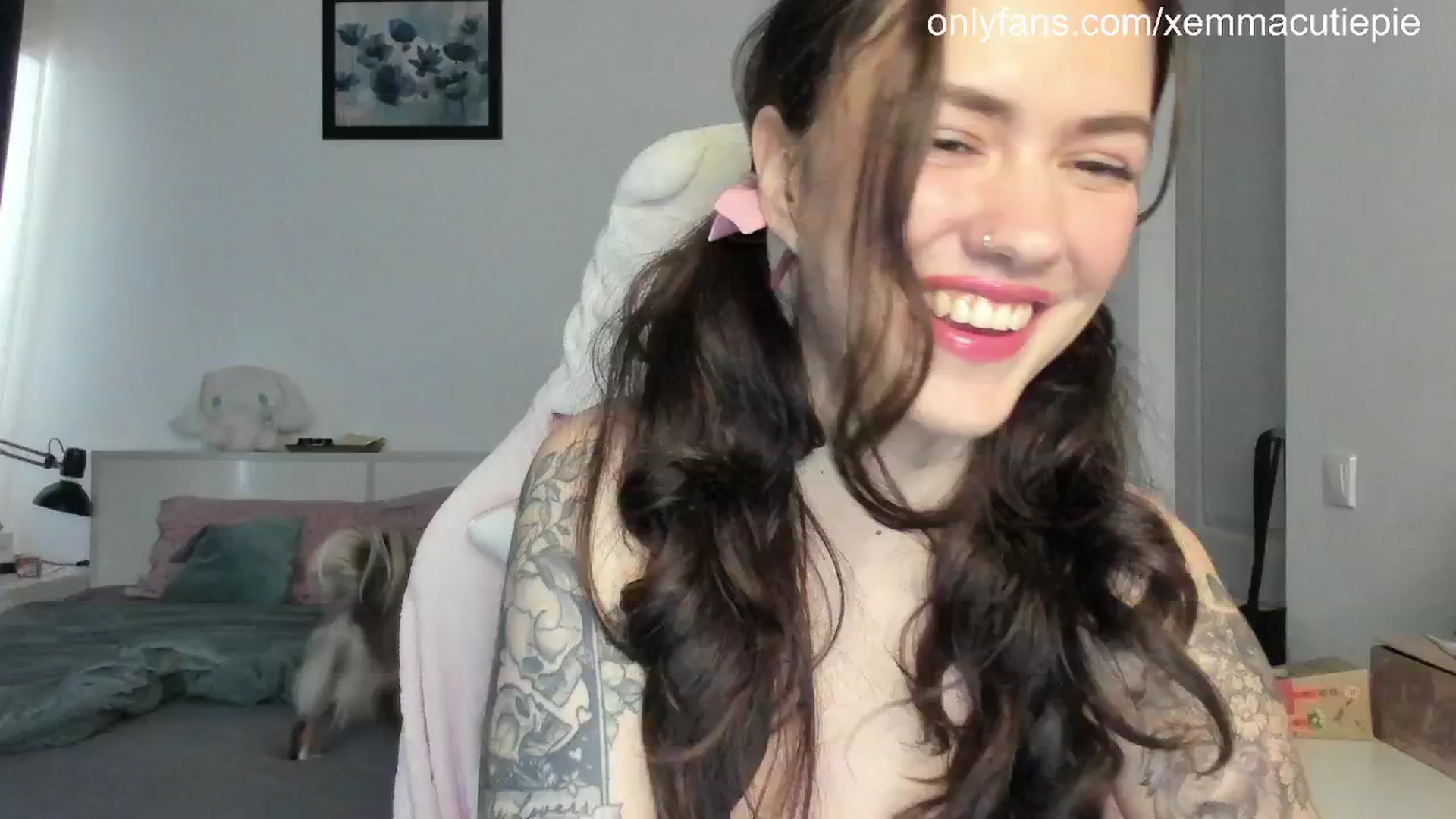 Gallery image thumbnail from EmmaCutiePie's myfreecams stream on, 05/29/2025, 14:12 image 7 of 20