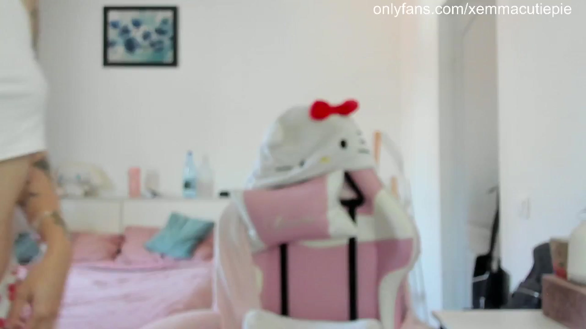 Gallery image thumbnail from EmmaCutiePie's myfreecams stream on, 06/12/2025, 13:57 image 10 of 20