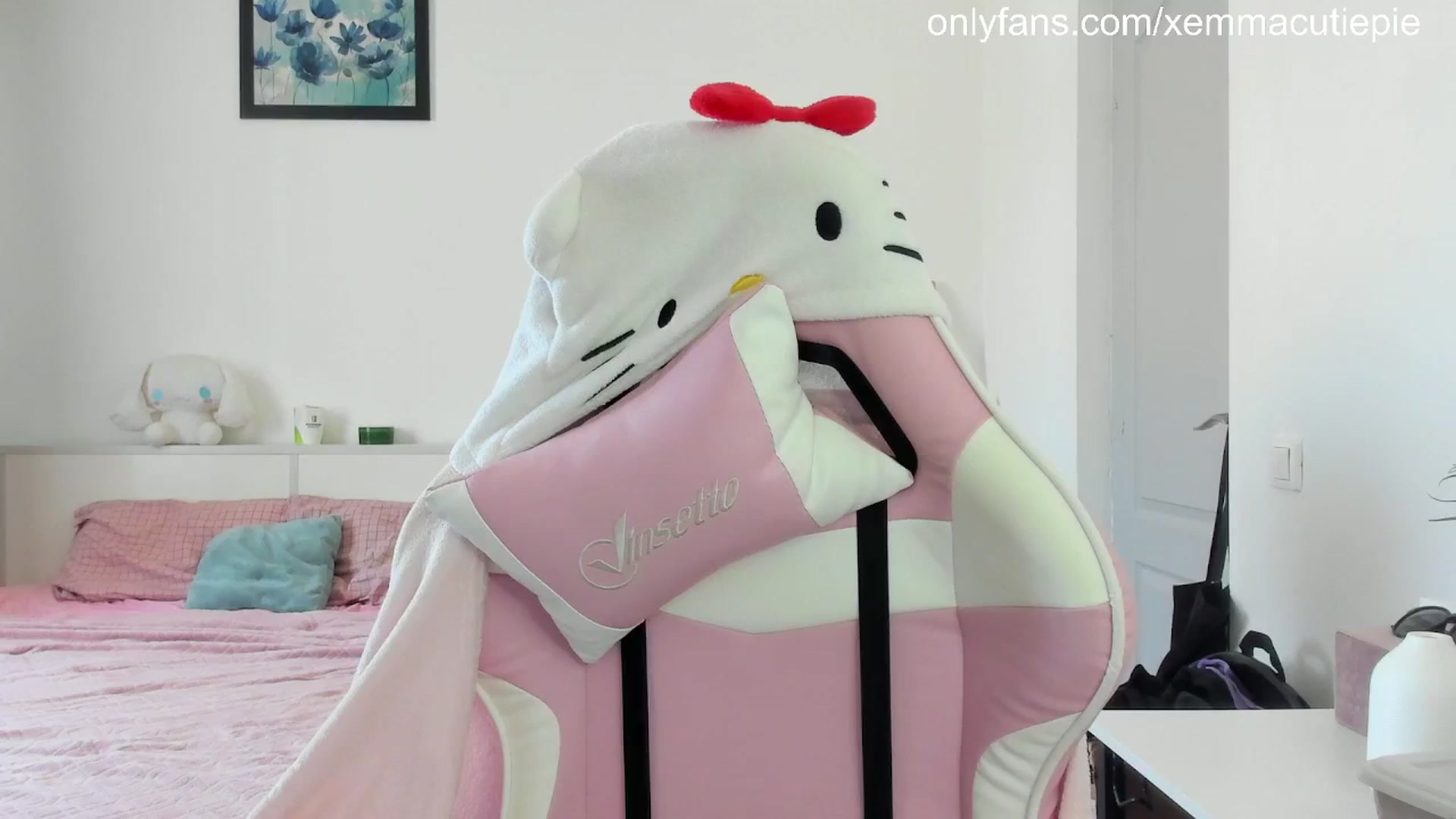 Gallery image thumbnail from EmmaCutiePie's myfreecams stream on, 06/21/2025, 13:41 image 12 of 20