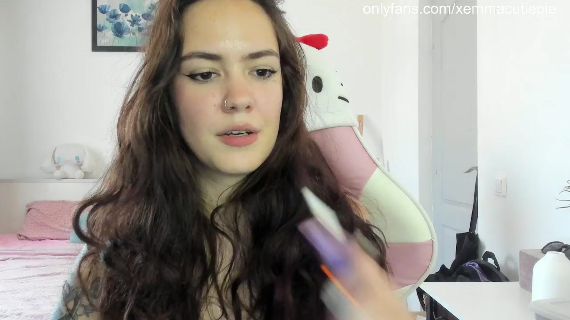 Gallery image thumbnail from EmmaCutiePie's myfreecams stream on, 06/21/2025, 13:41 image 18 of 20